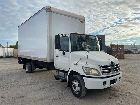 2009 HINO 185 - Cassone Truck