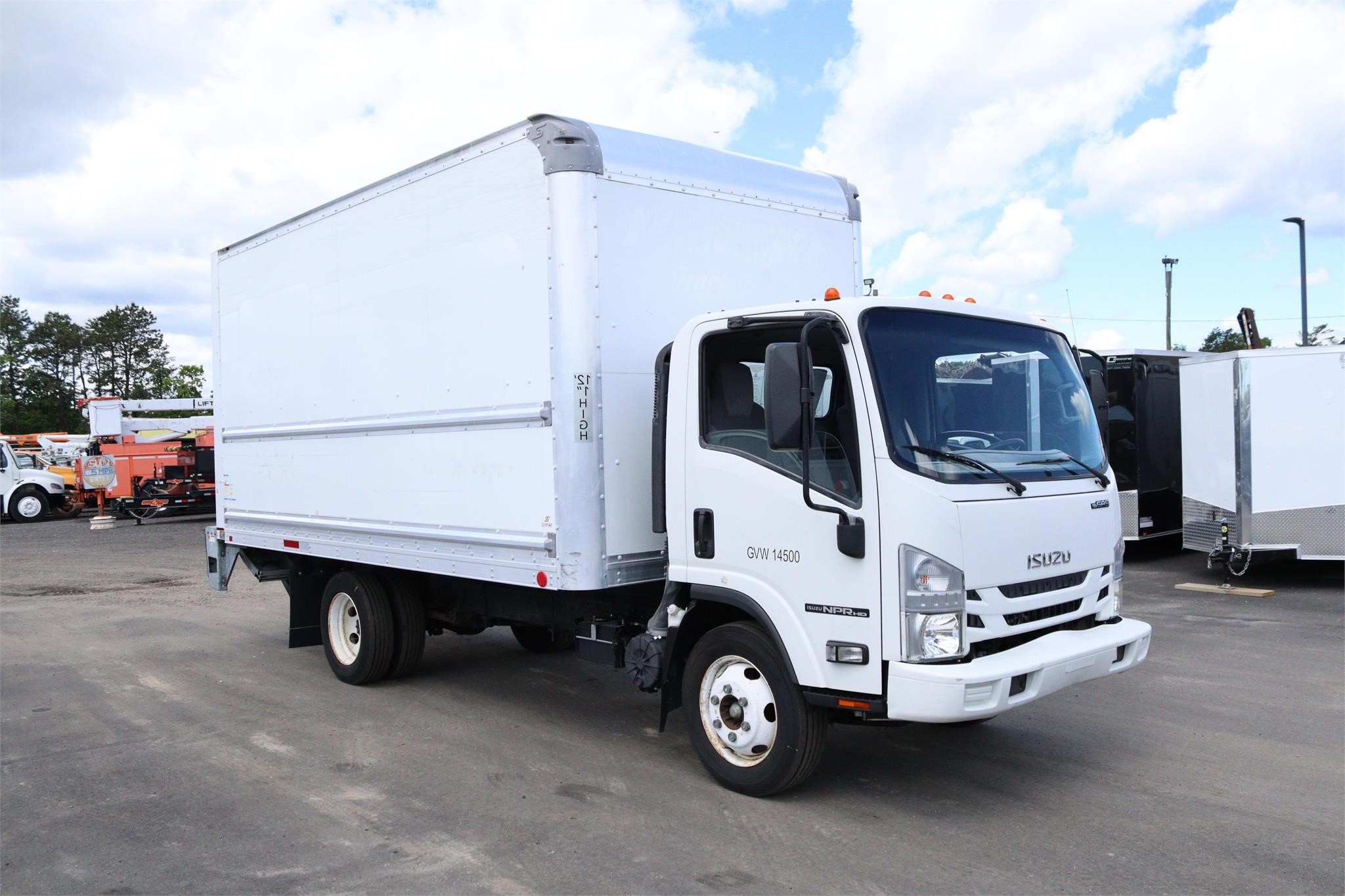 2018 ISUZU NPR HD - image 5 of 6