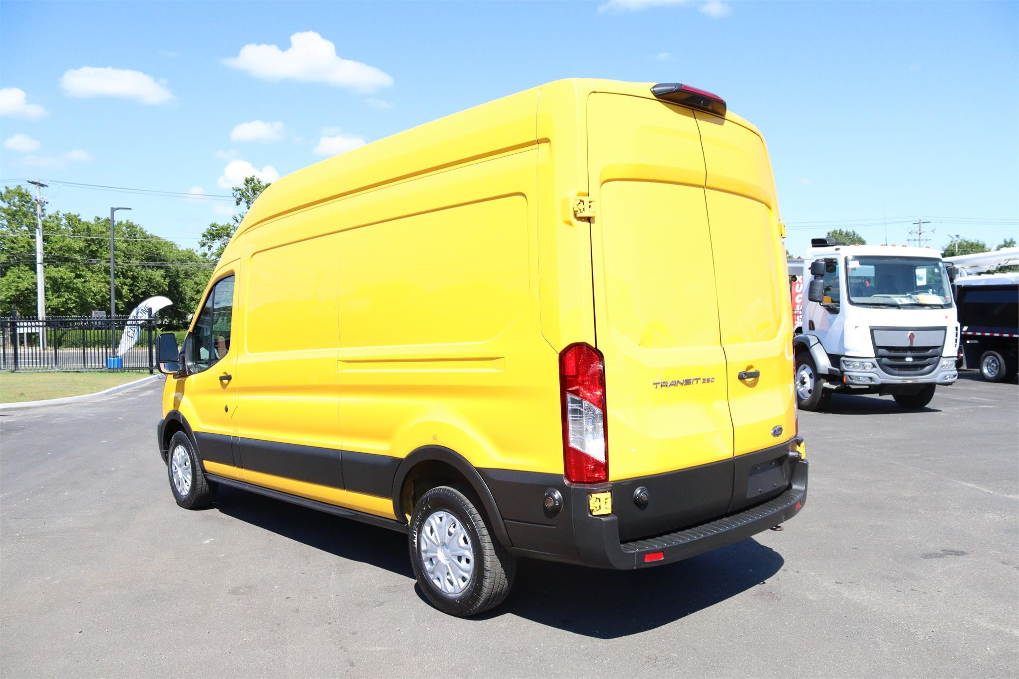 2020 FORD TRANSIT - image 3 of 6