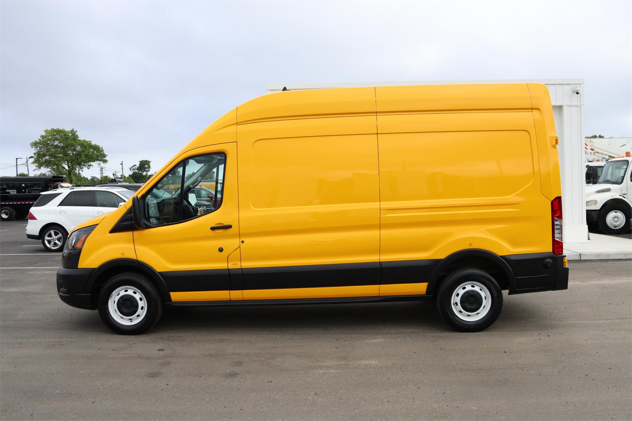 2020 FORD TRANSIT - image 2 of 6