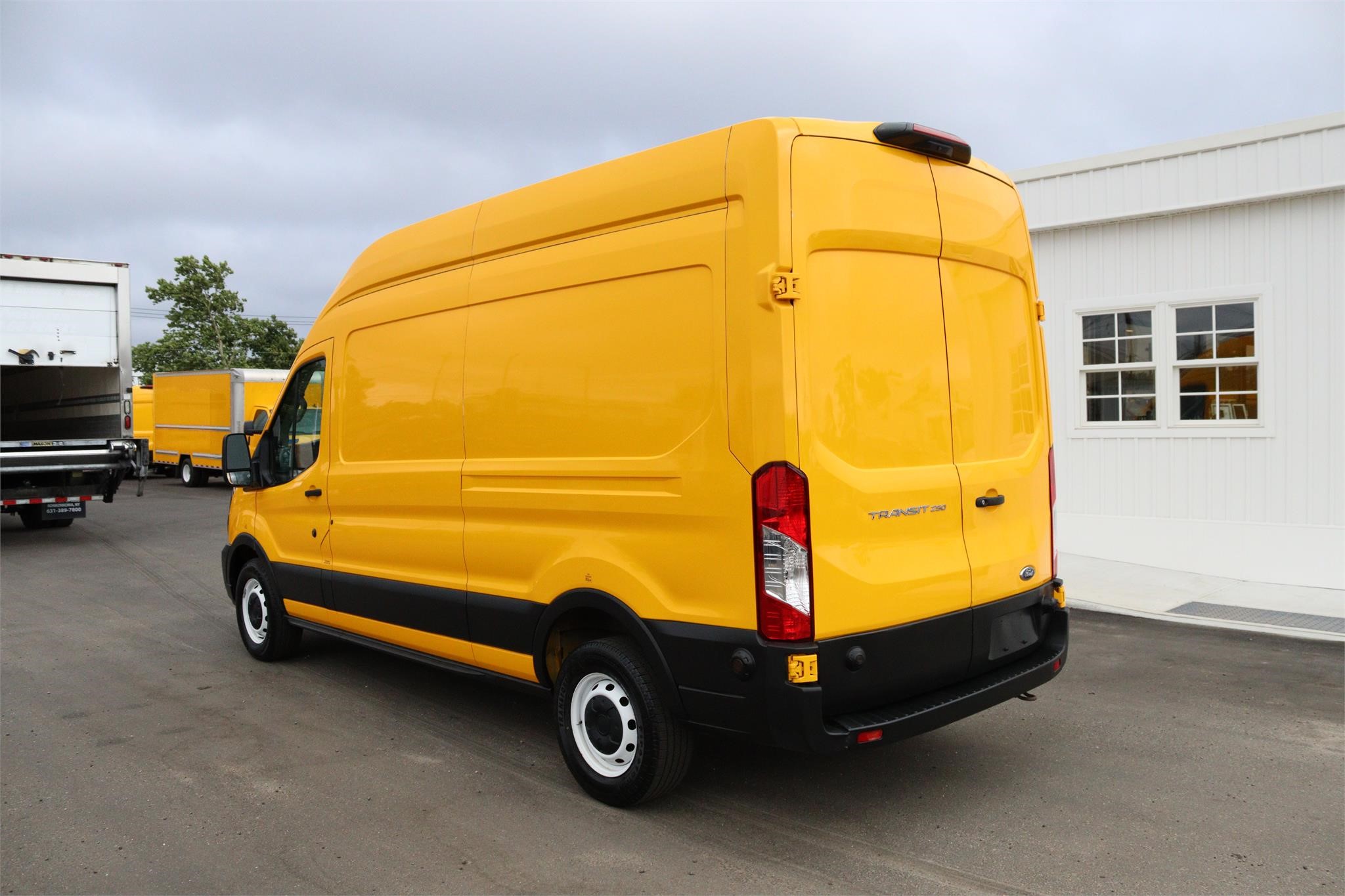 2020 FORD TRANSIT - image 3 of 6