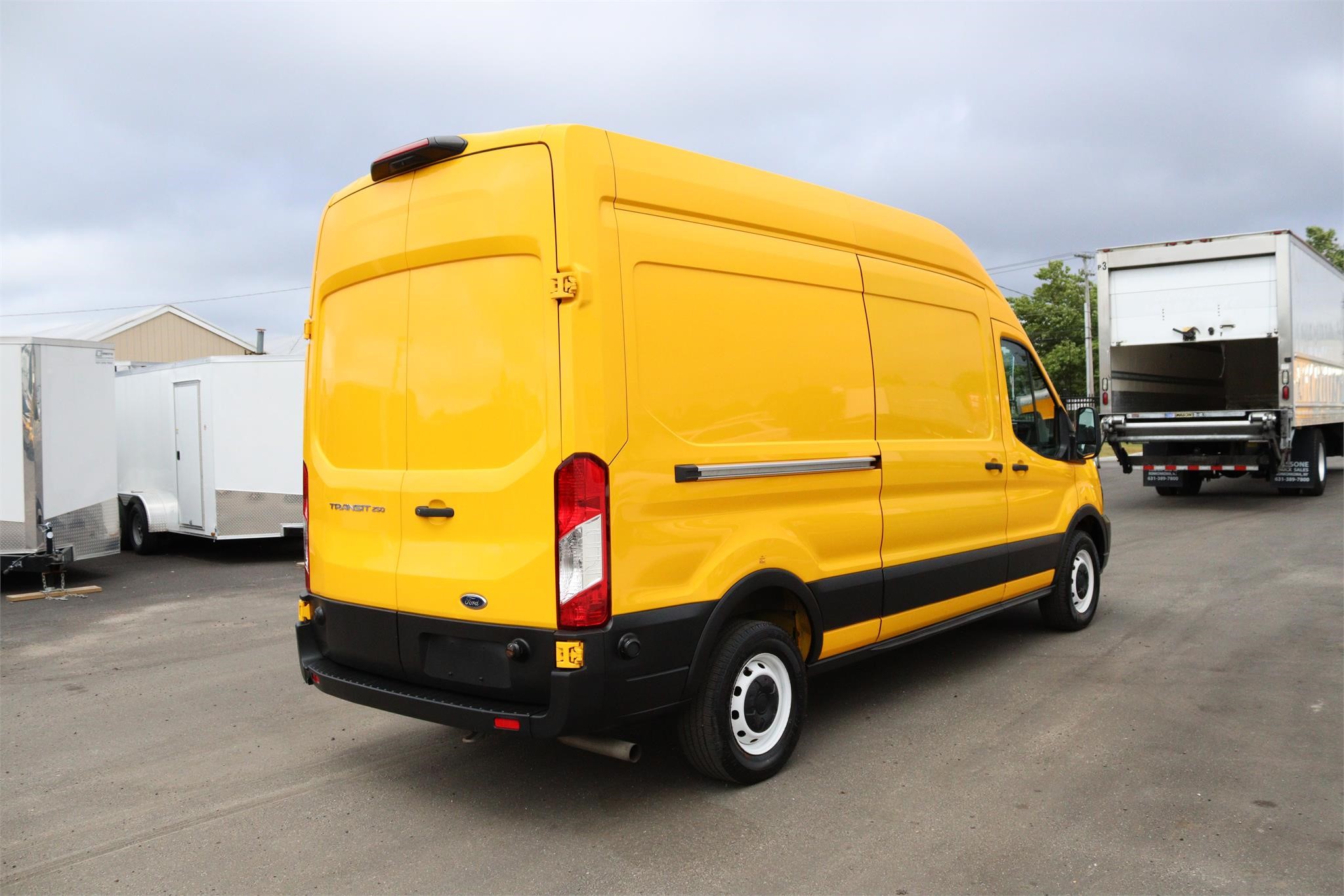 2020 FORD TRANSIT - image 5 of 6