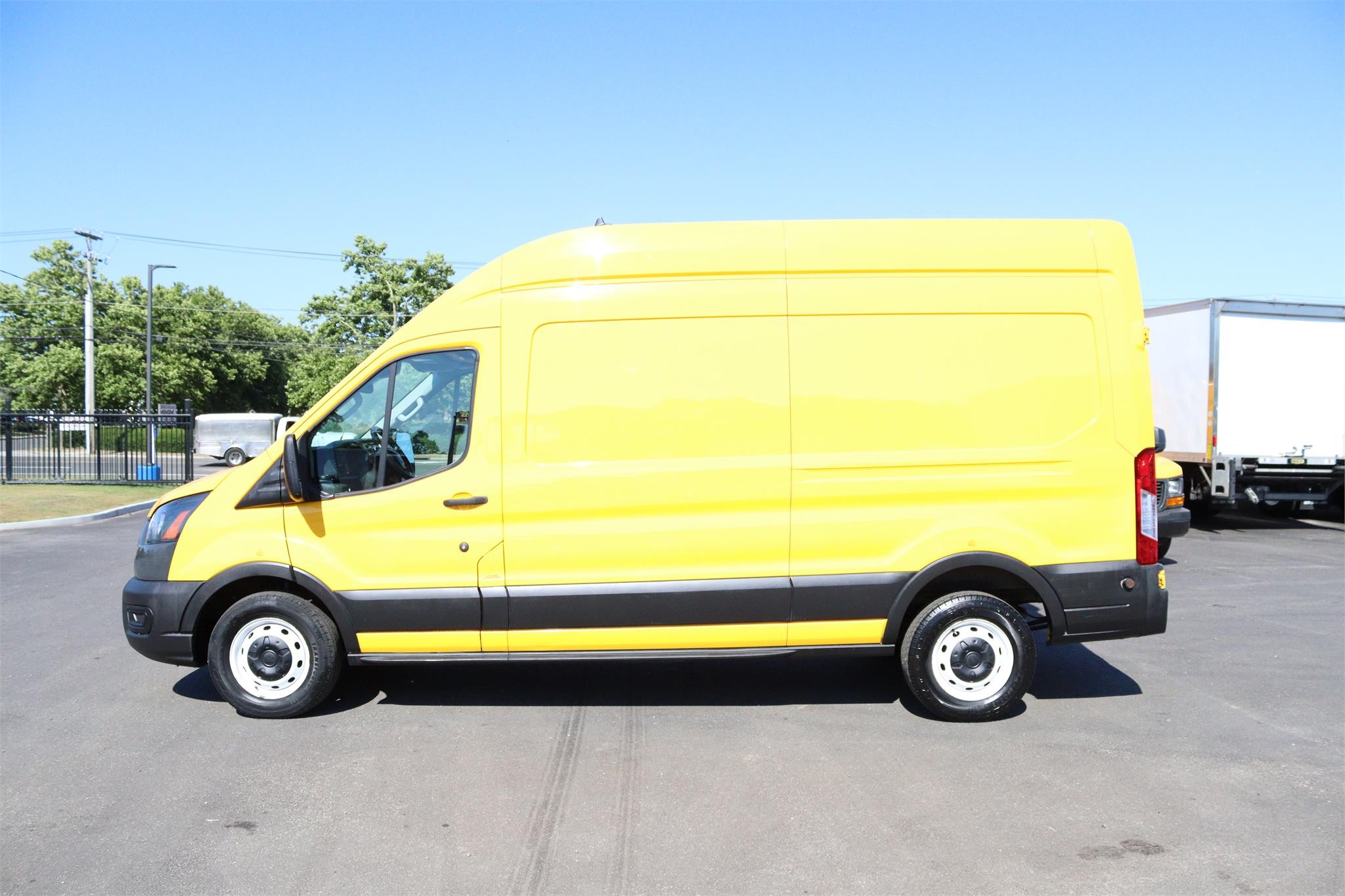 2020 FORD TRANSIT - image 2 of 6