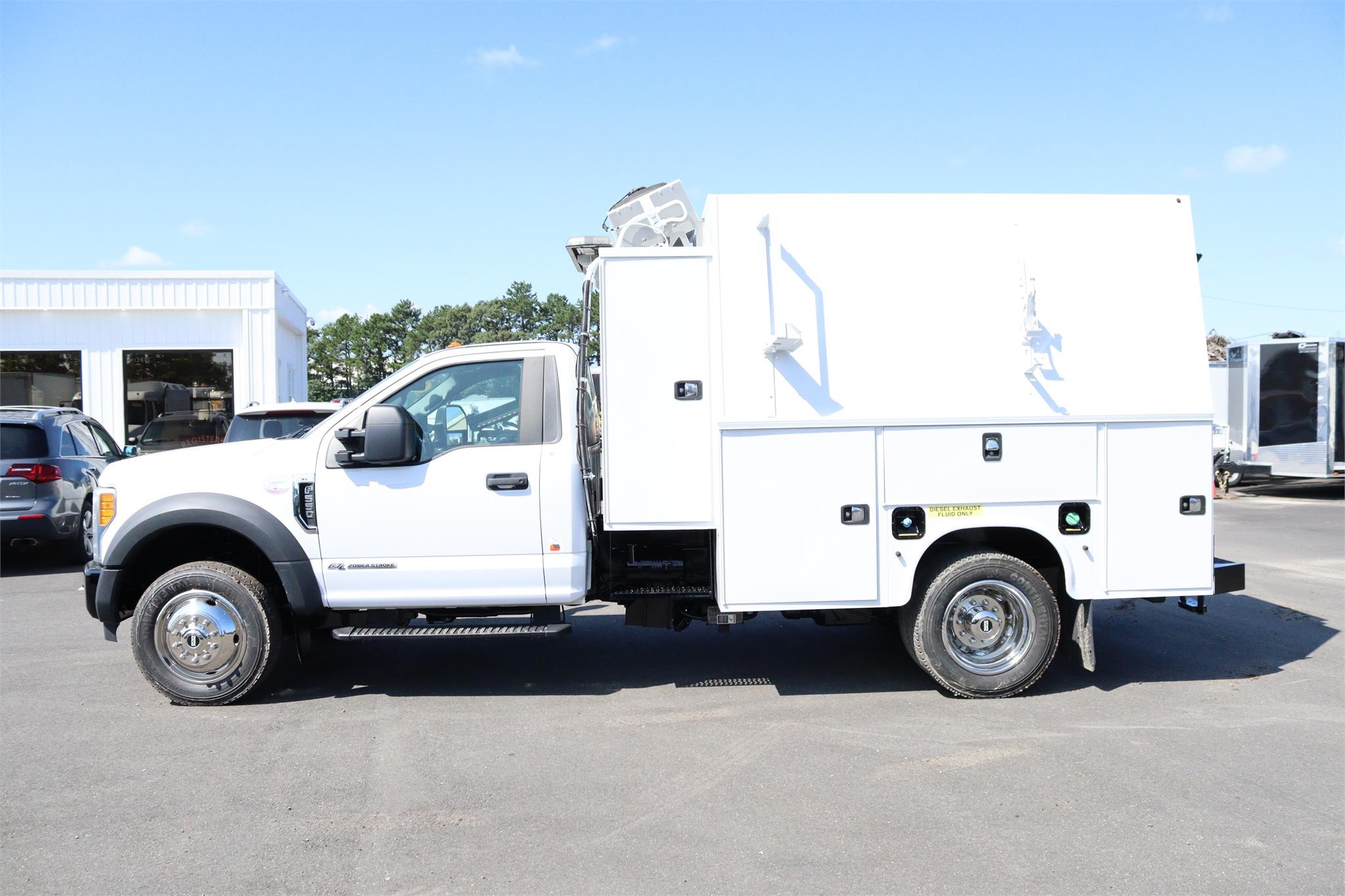 2017 FORD F550 XL - image 2 of 6