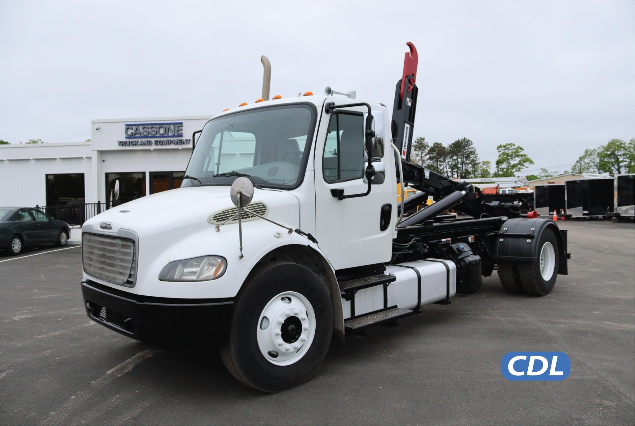 2014 FREIGHTLINER BUSINESS CLASS M2 106 - image 1 of 6