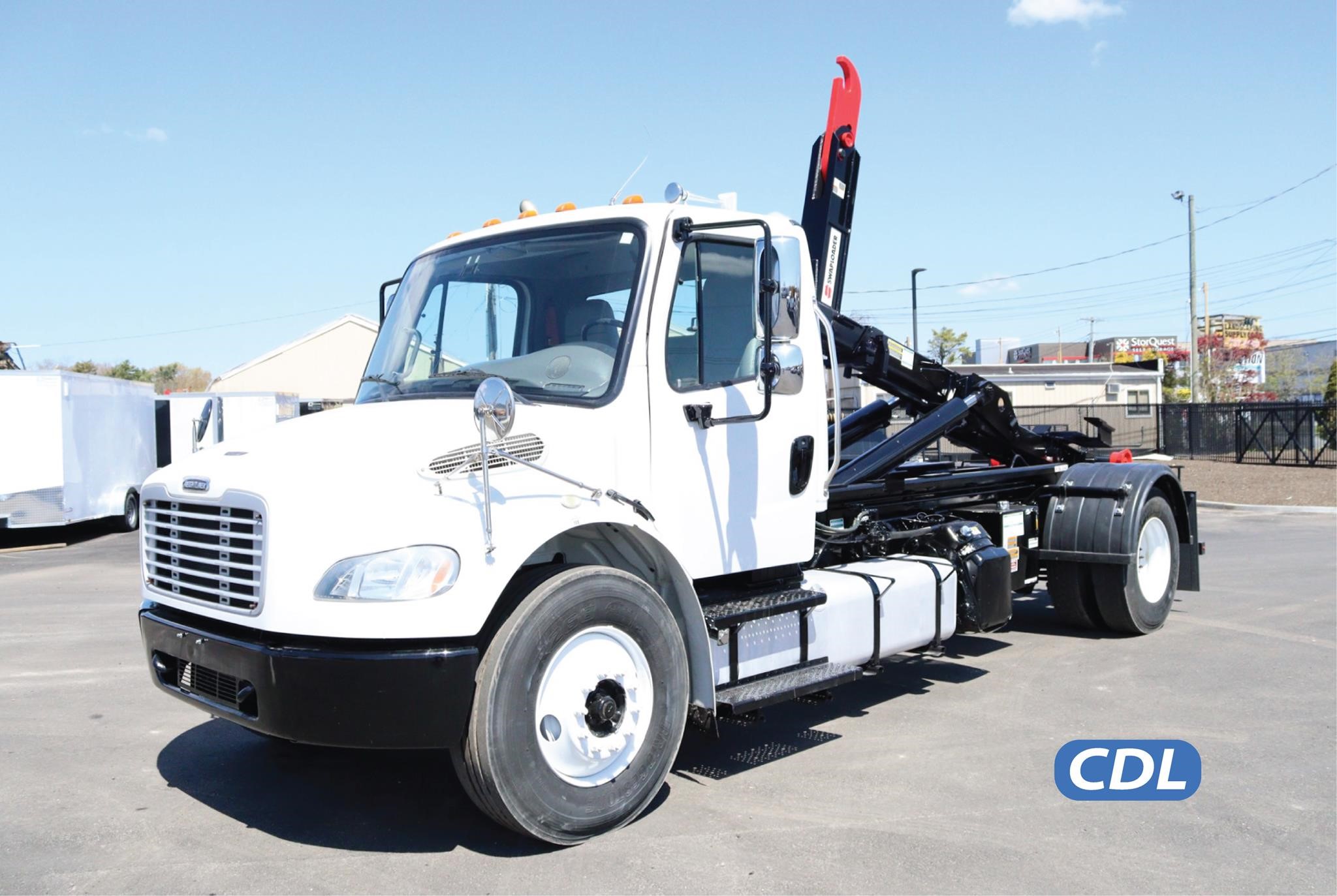 2014 FREIGHTLINER BUSINESS CLASS M2 106 - image 1 of 6