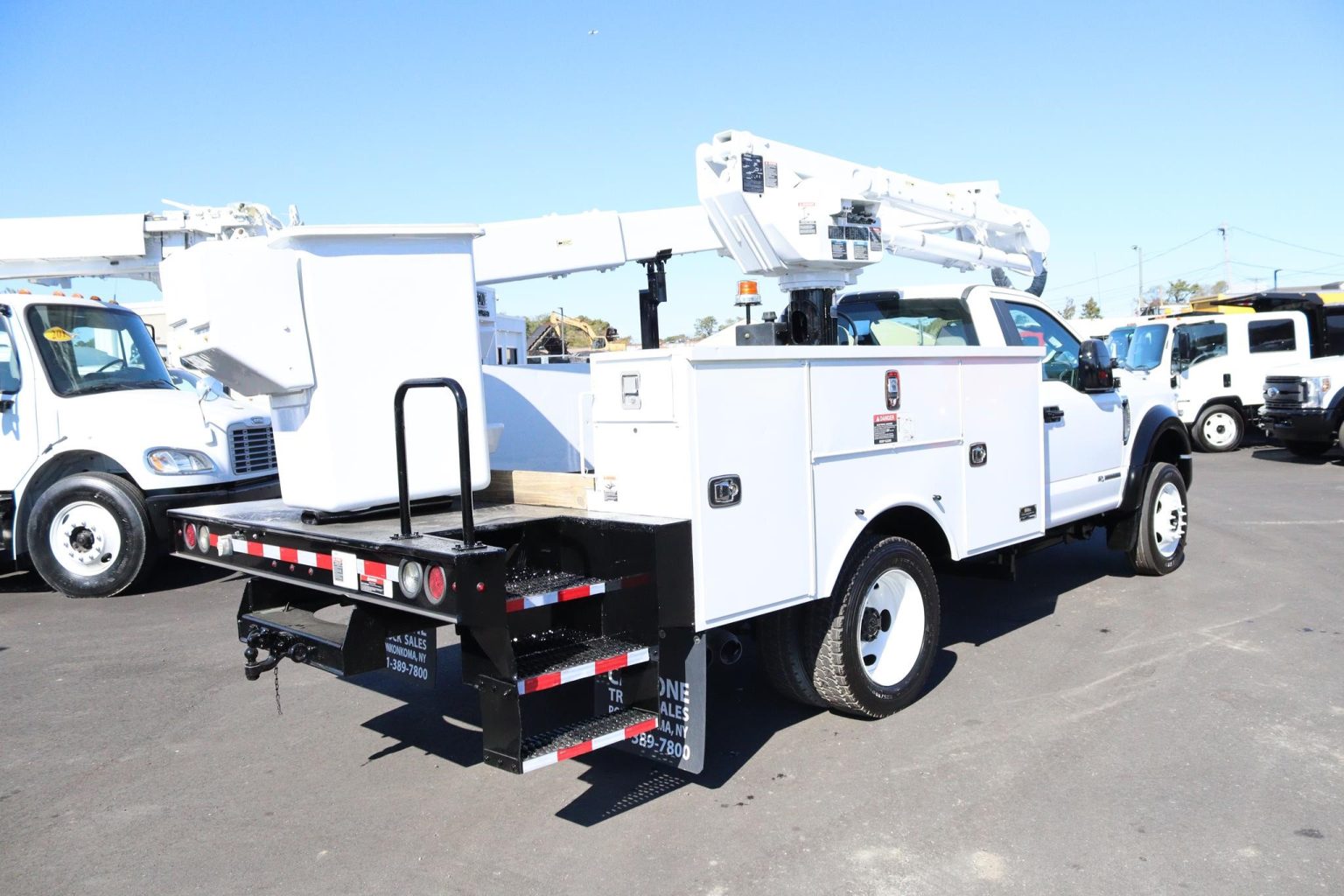 2017 ALTEC AT40G - Cassone Truck Sales