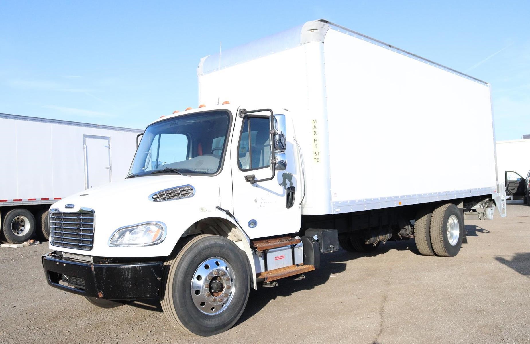 2019 FREIGHTLINER BUSINESS CLASS M2 106 - image 1 of 6