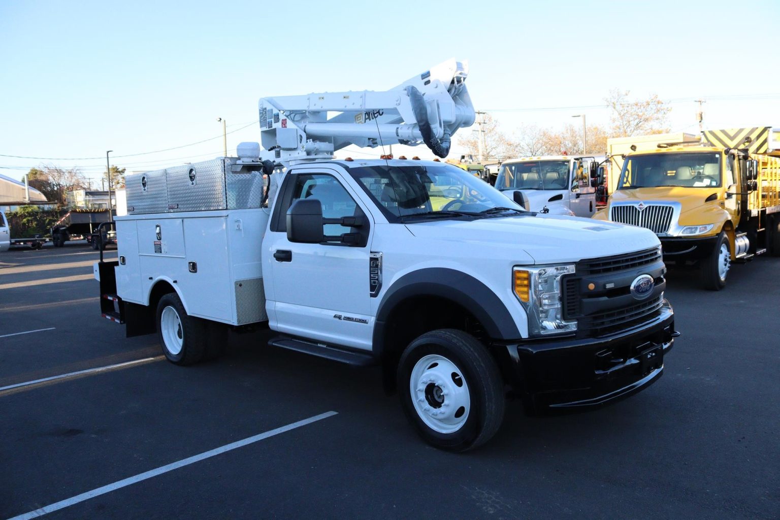2017 ALTEC AT37G - Cassone Truck Sales