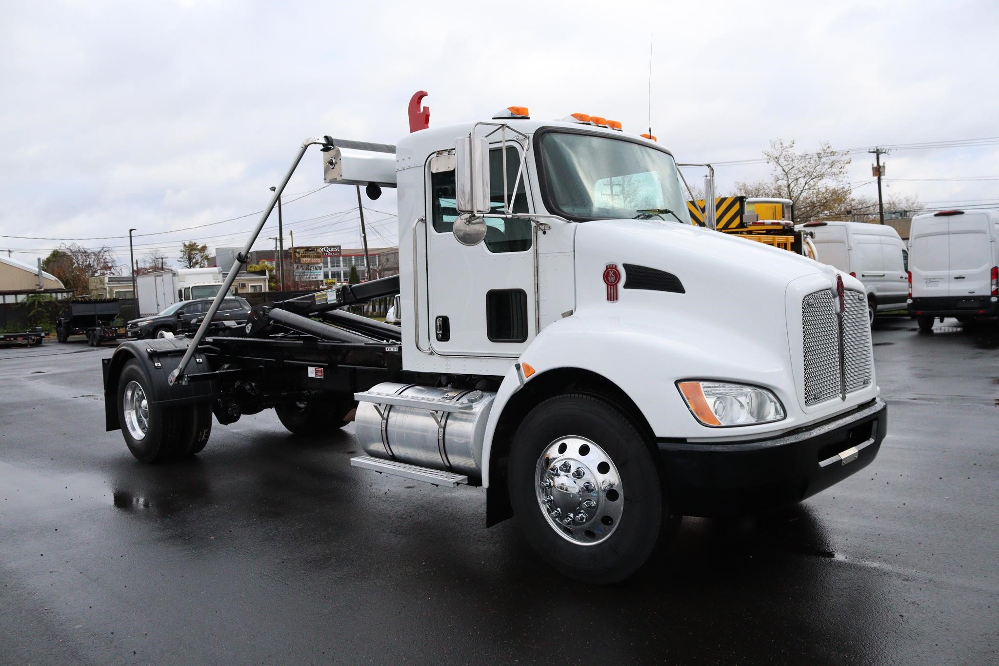 2019 KENWORTH T270 - image 5 of 6