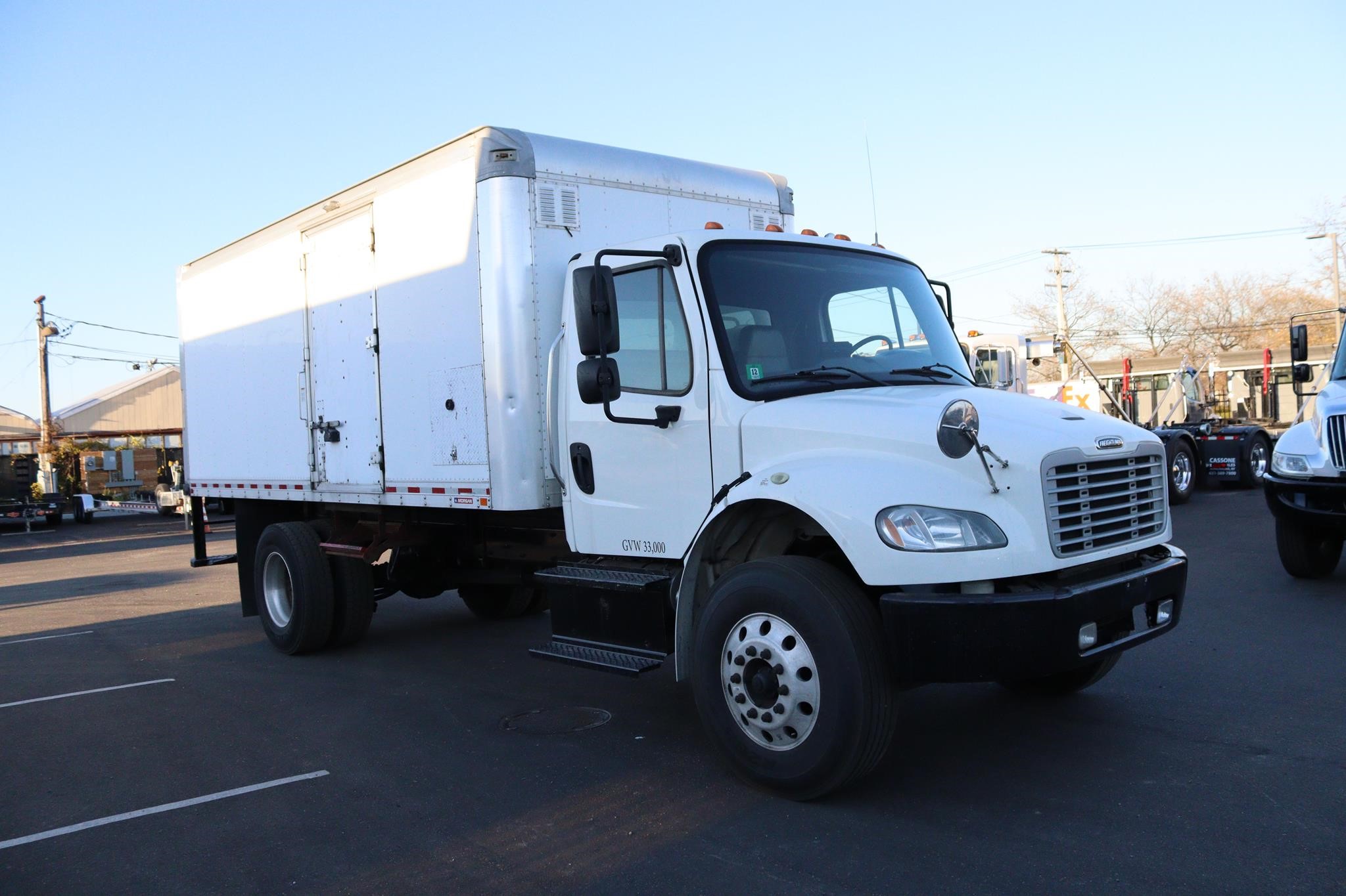 2016 FREIGHTLINER BUSINESS CLASS M2 106 - image 5 of 6