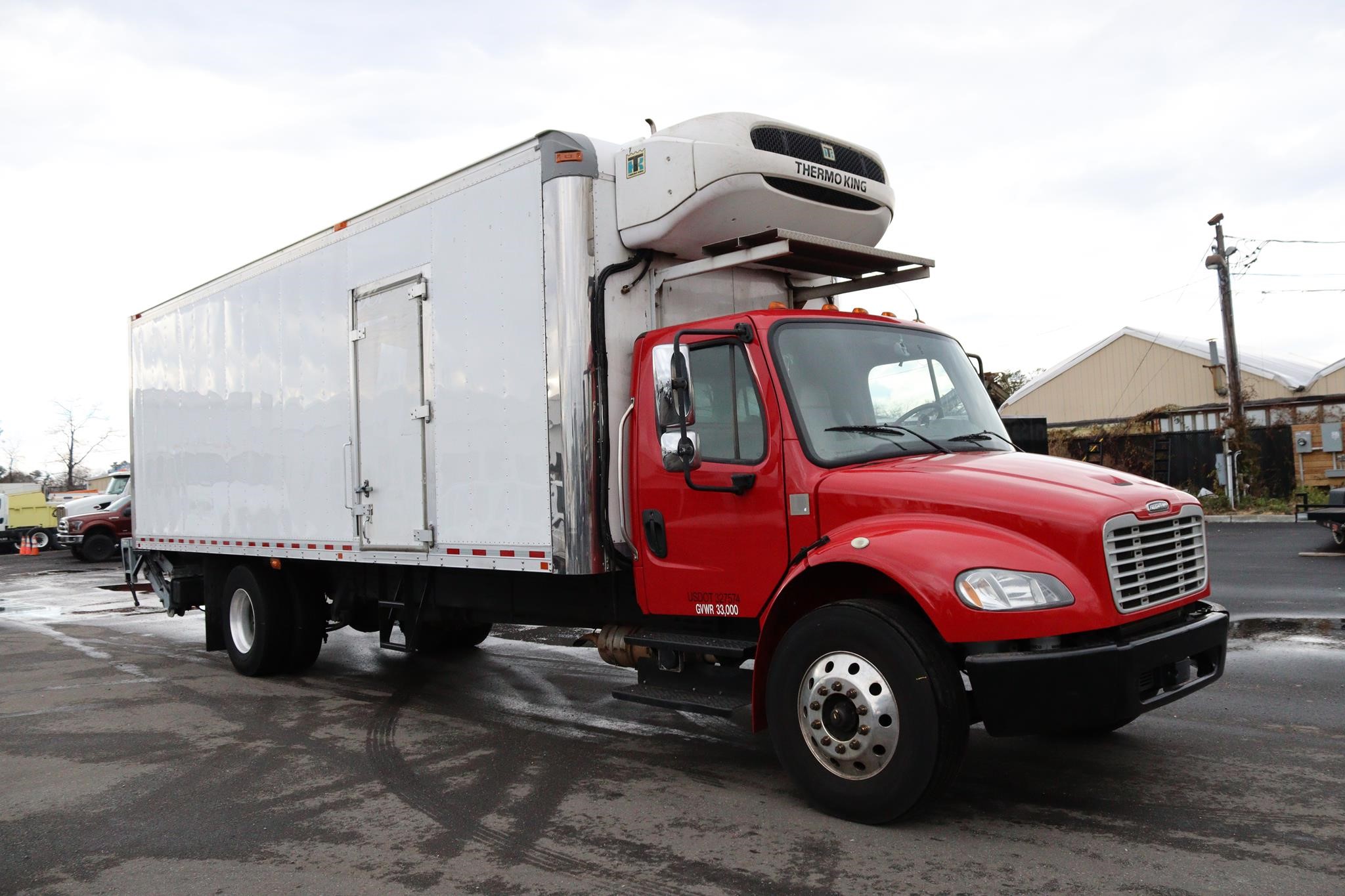 2019 FREIGHTLINER BUSINESS CLASS M2 106 - image 5 of 6