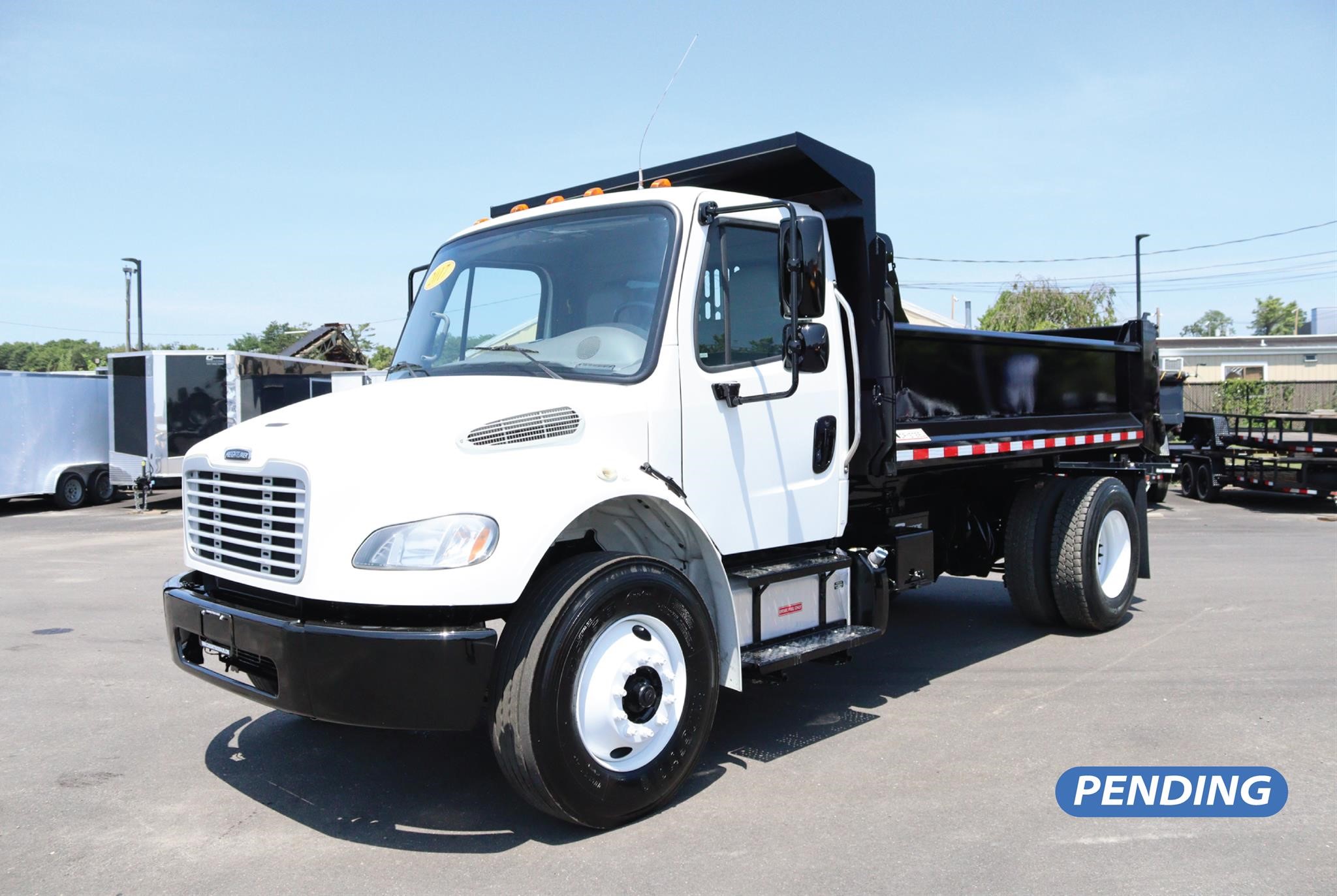 2017 FREIGHTLINER BUSINESS CLASS M2 106 - image 1 of 6