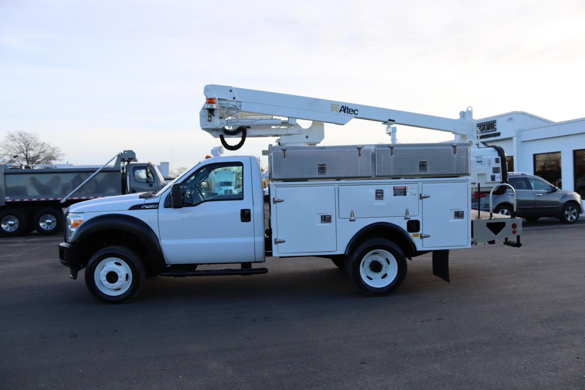 2015 ALTEC AT235 - image 2 of 6