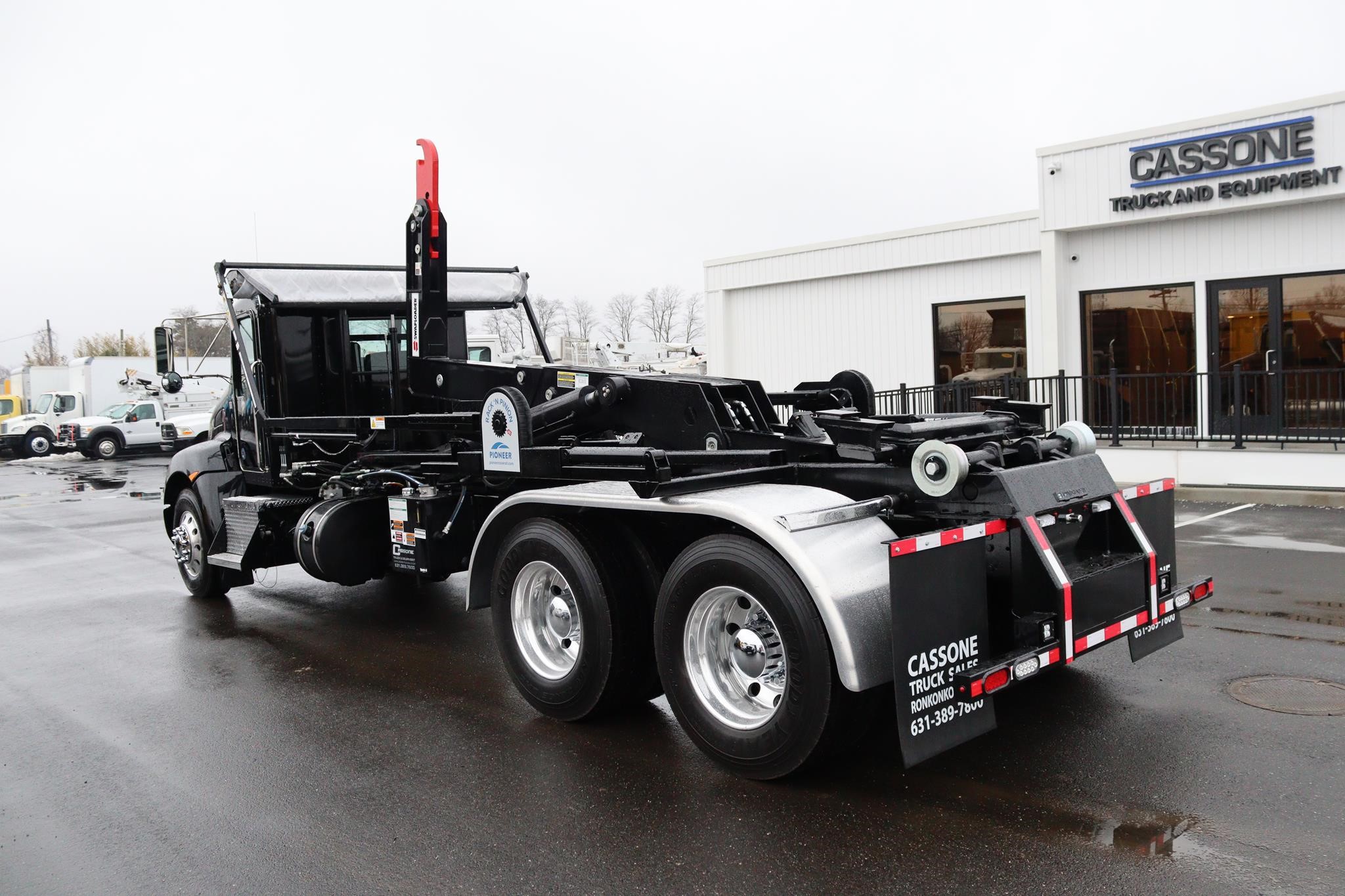 2020 KENWORTH T370 - image 2 of 6