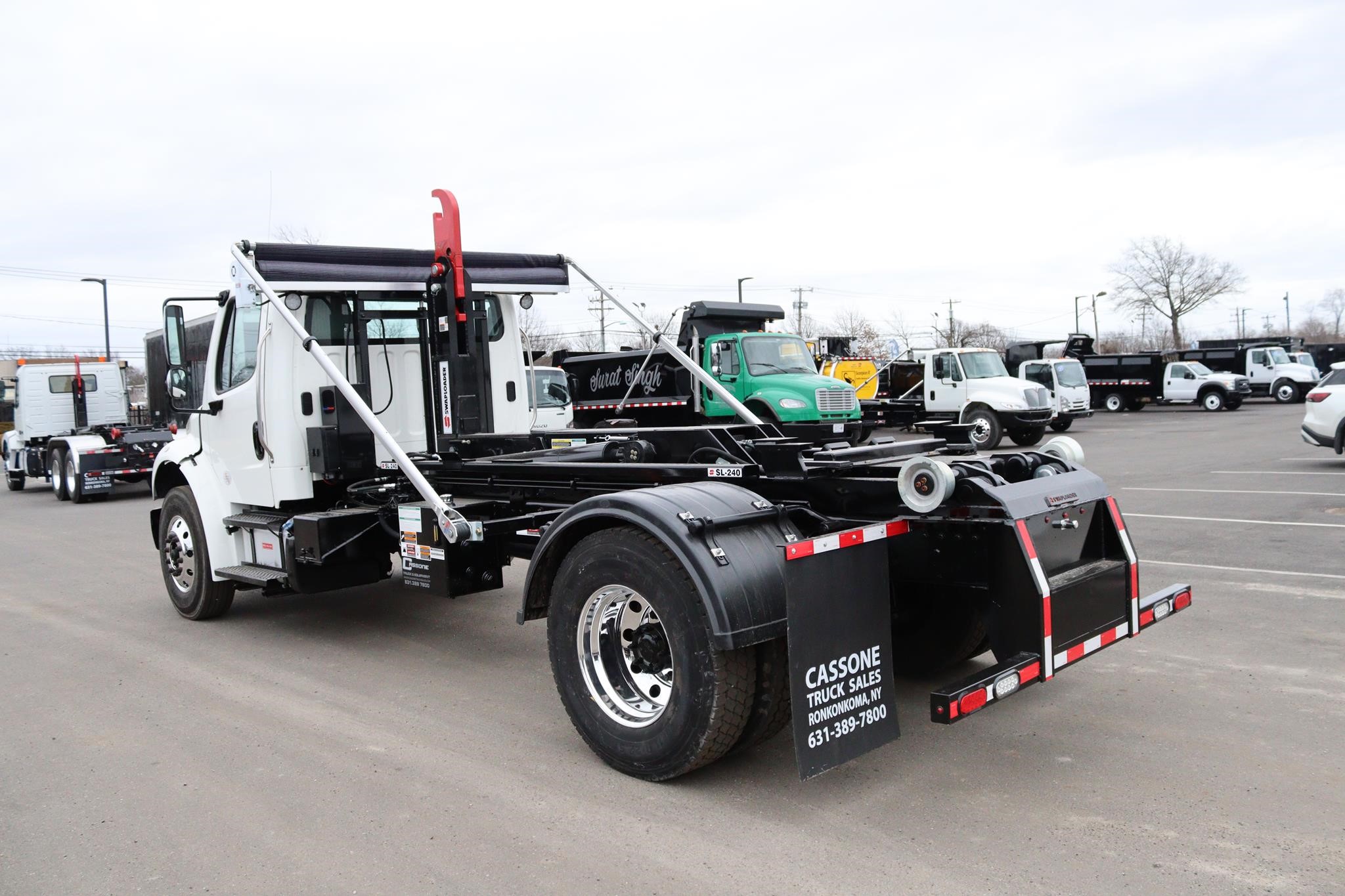 2020 FREIGHTLINER BUSINESS CLASS M2 106 - image 2 of 6