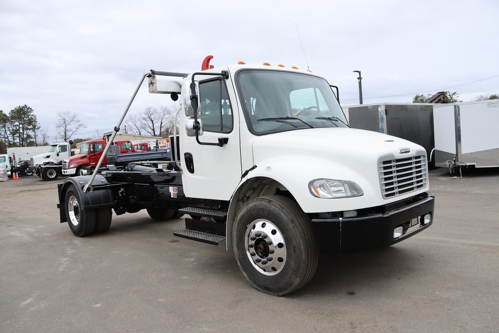 2020 FREIGHTLINER BUSINESS CLASS M2 106 - image 5 of 6