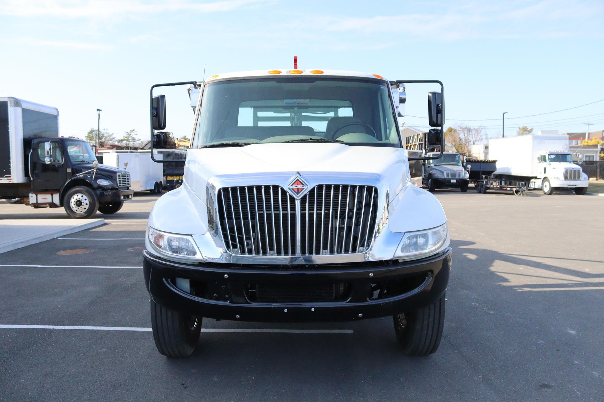 2019 INTERNATIONAL DURASTAR 4300 - image 6 of 6