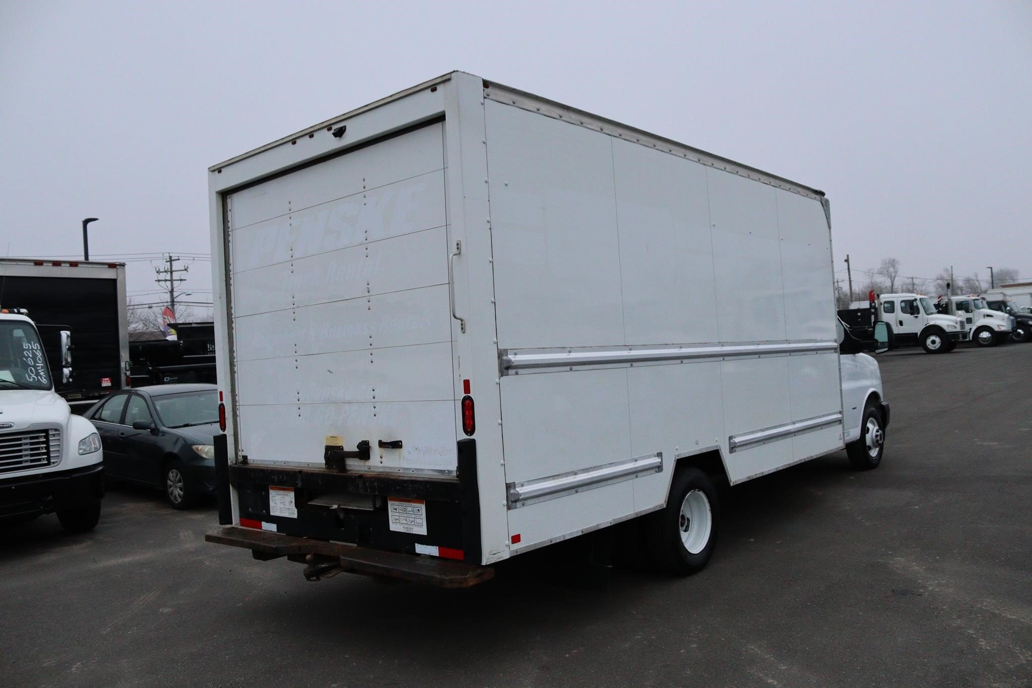 2020 GMC 3500 - image 4 of 6