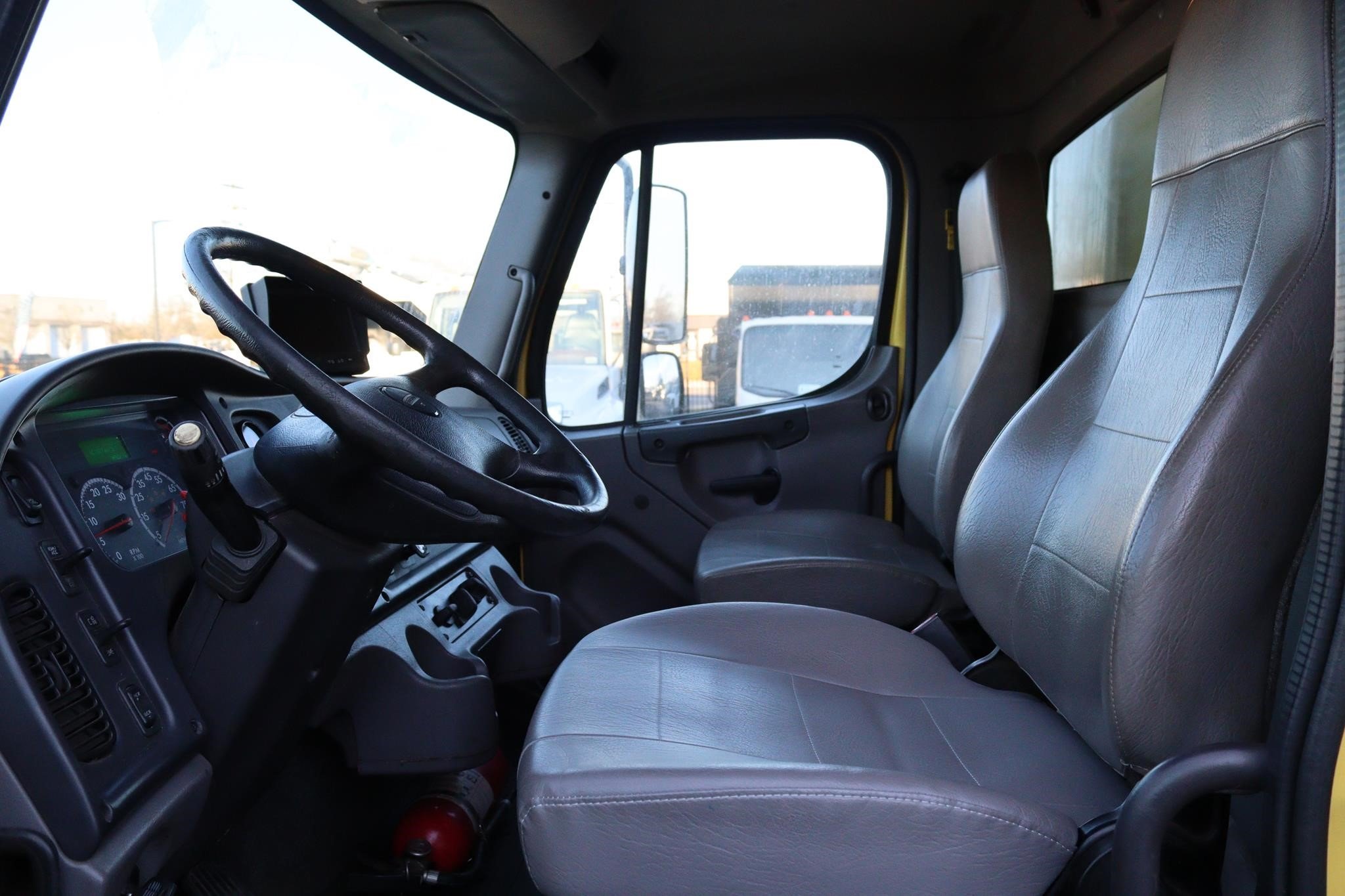 2016 FREIGHTLINER BUSINESS CLASS M2 106 9037341245 2016 FREIGHTLINER BUSINESS CLASS M2 106 9037341245
