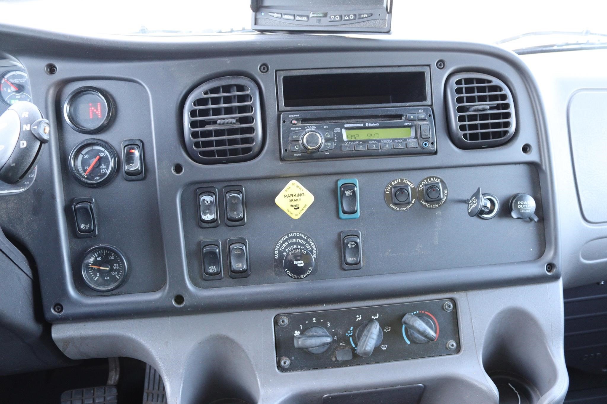 2016 FREIGHTLINER BUSINESS CLASS M2 106 9037341293 2016 FREIGHTLINER BUSINESS CLASS M2 106 9037341293
