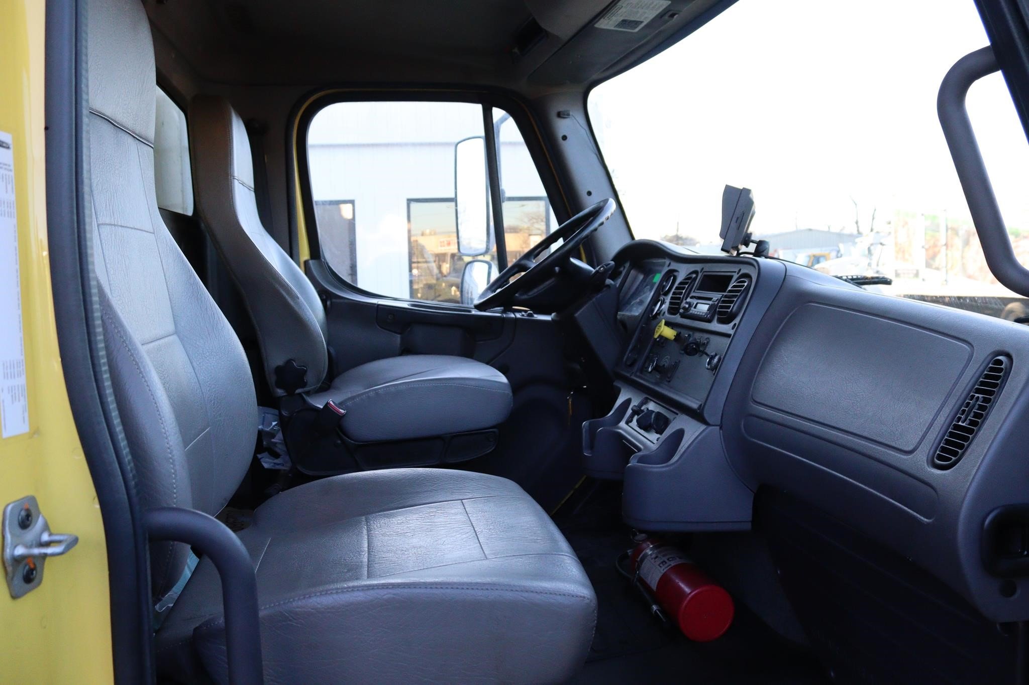 2016 FREIGHTLINER BUSINESS CLASS M2 106 9037341297 2016 FREIGHTLINER BUSINESS CLASS M2 106 9037341297
