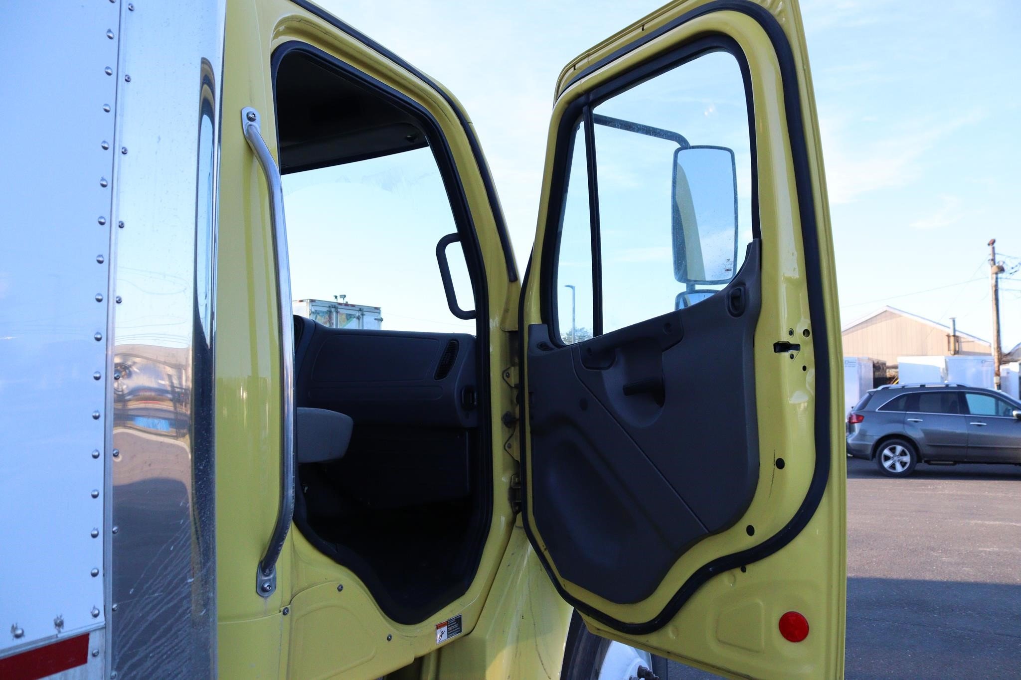 2016 FREIGHTLINER BUSINESS CLASS M2 106 9037341299 2016 FREIGHTLINER BUSINESS CLASS M2 106 9037341299