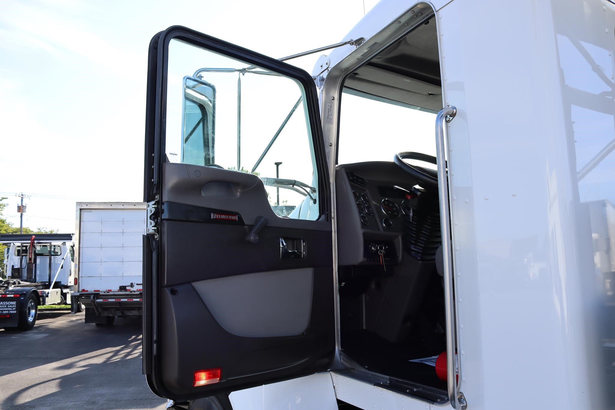 2022 KENWORTH T270 9077059688 2022 KENWORTH T270 9077059688