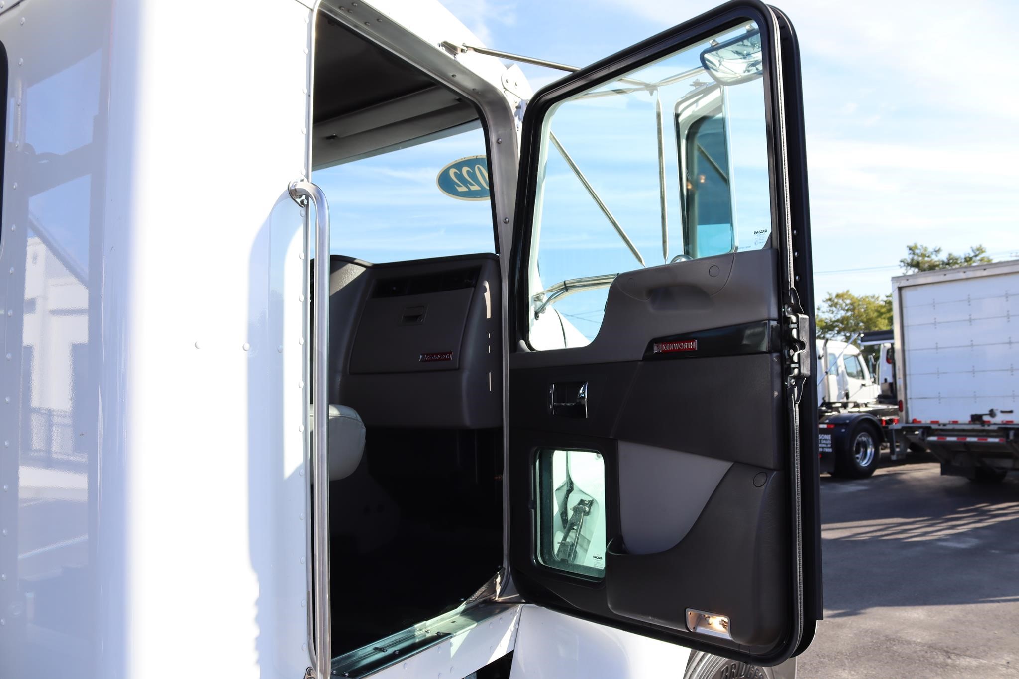 2022 KENWORTH T270 9077060467 2022 KENWORTH T270 9077060467