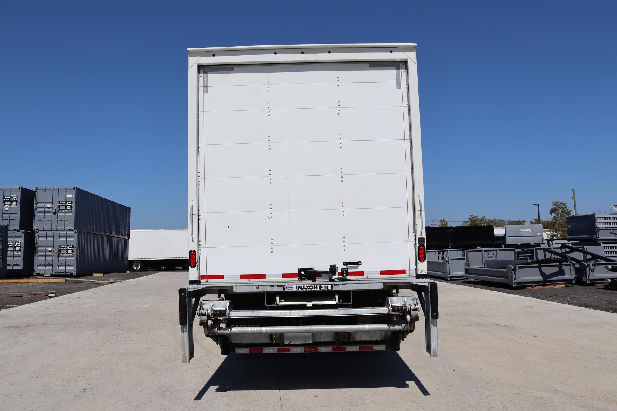 2019 PETERBILT 337 - image 3 of 6