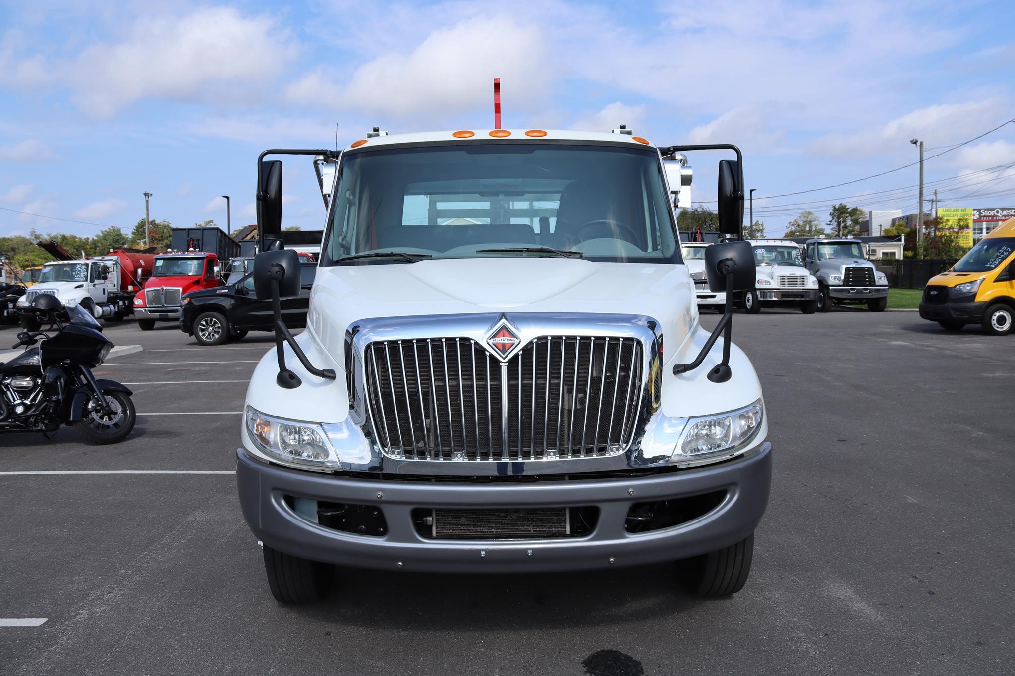 2018 INTERNATIONAL DURASTAR 4300 - image 6 of 6