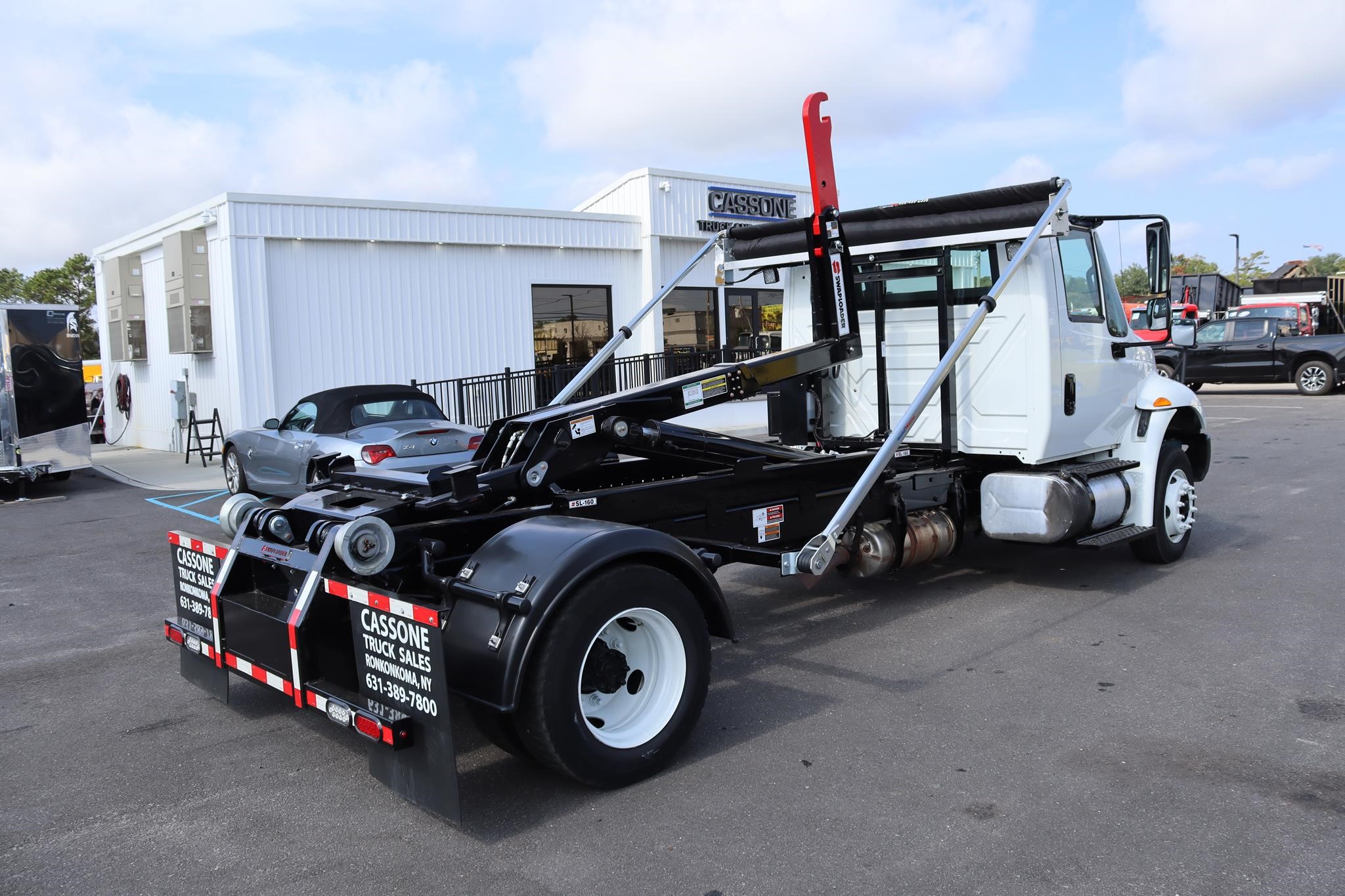 2018 INTERNATIONAL DURASTAR 4300 - image 4 of 6