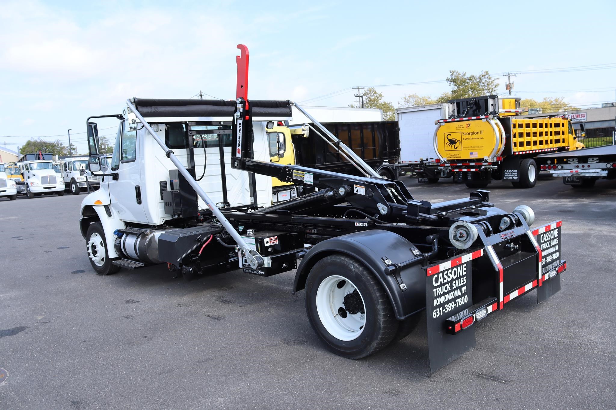 2018 INTERNATIONAL DURASTAR 4300 - image 2 of 6