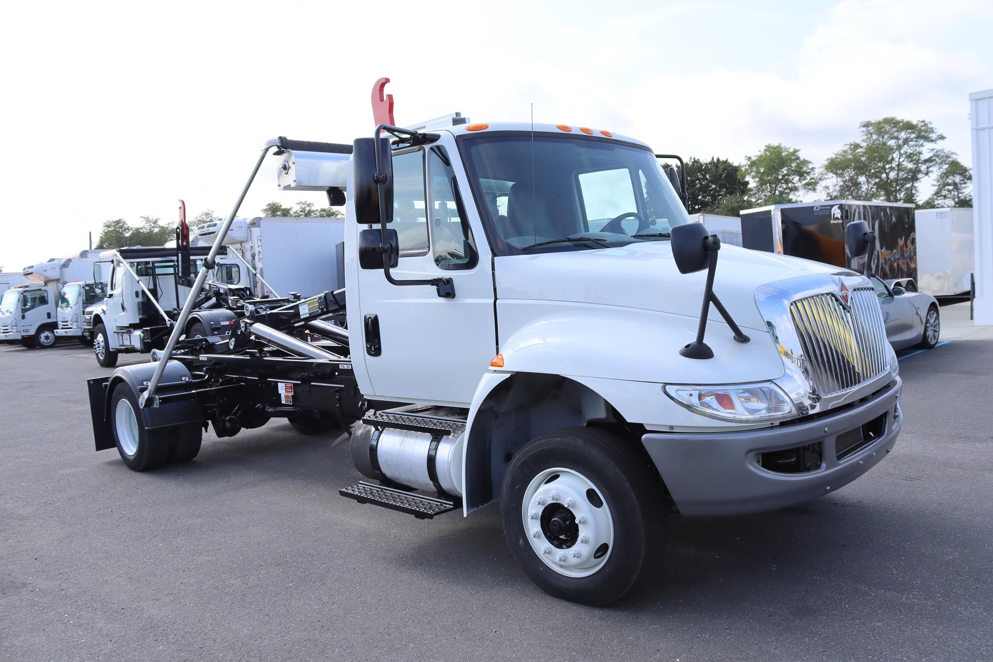 2018 INTERNATIONAL DURASTAR 4300 - image 5 of 6