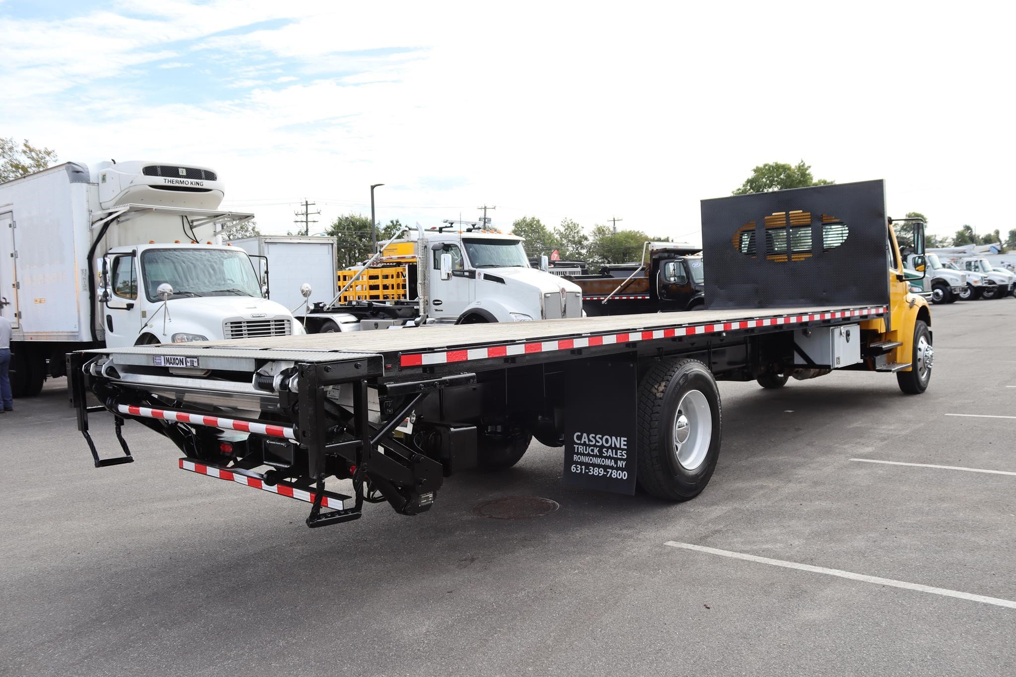 2019 FREIGHTLINER BUSINESS CLASS M2 106 - image 4 of 6