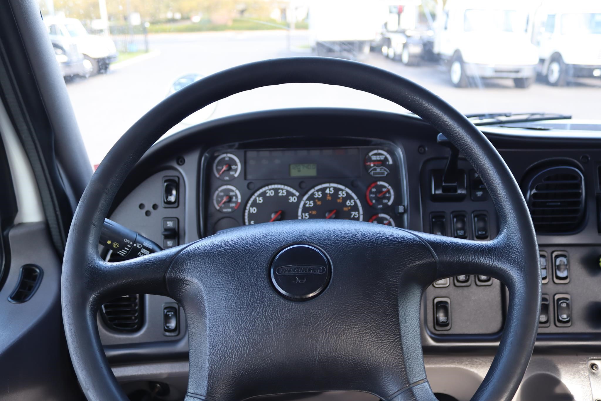 2015 FREIGHTLINER 114SD 10013105929 2015 FREIGHTLINER 114SD 10013105929