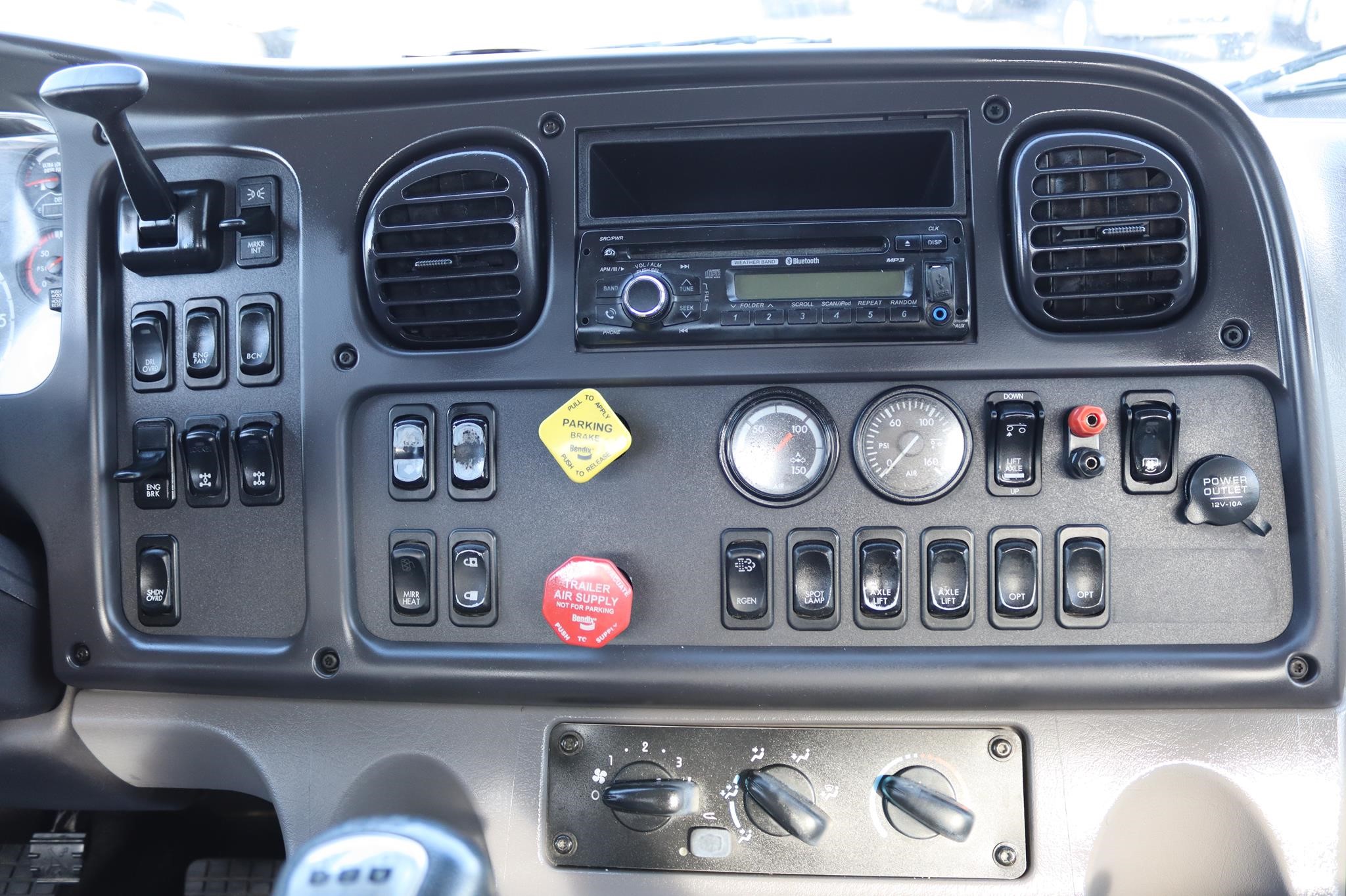 2015 FREIGHTLINER 114SD 10013106247 2015 FREIGHTLINER 114SD 10013106247