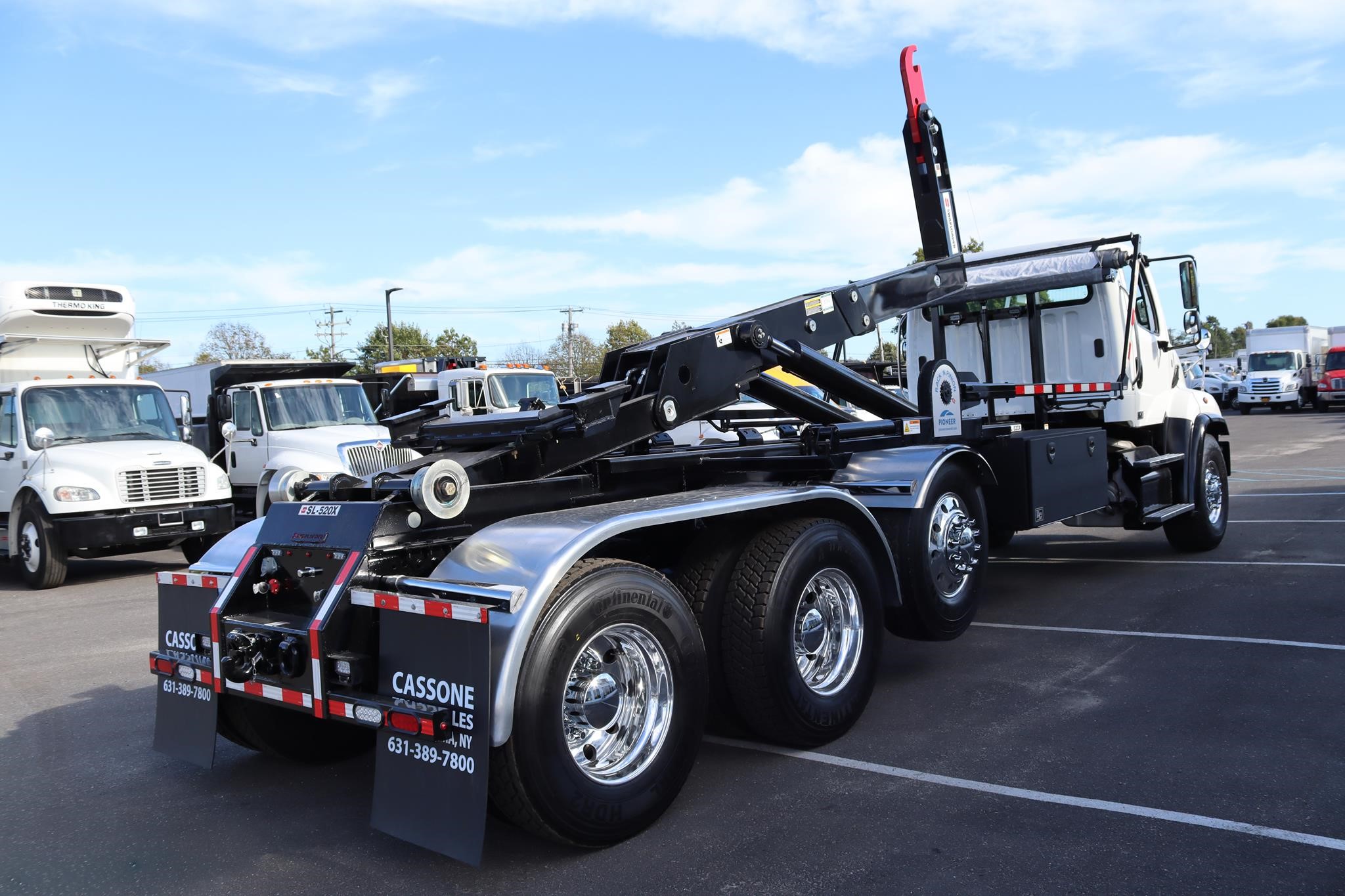 2015 FREIGHTLINER 114SD - image 4 of 6