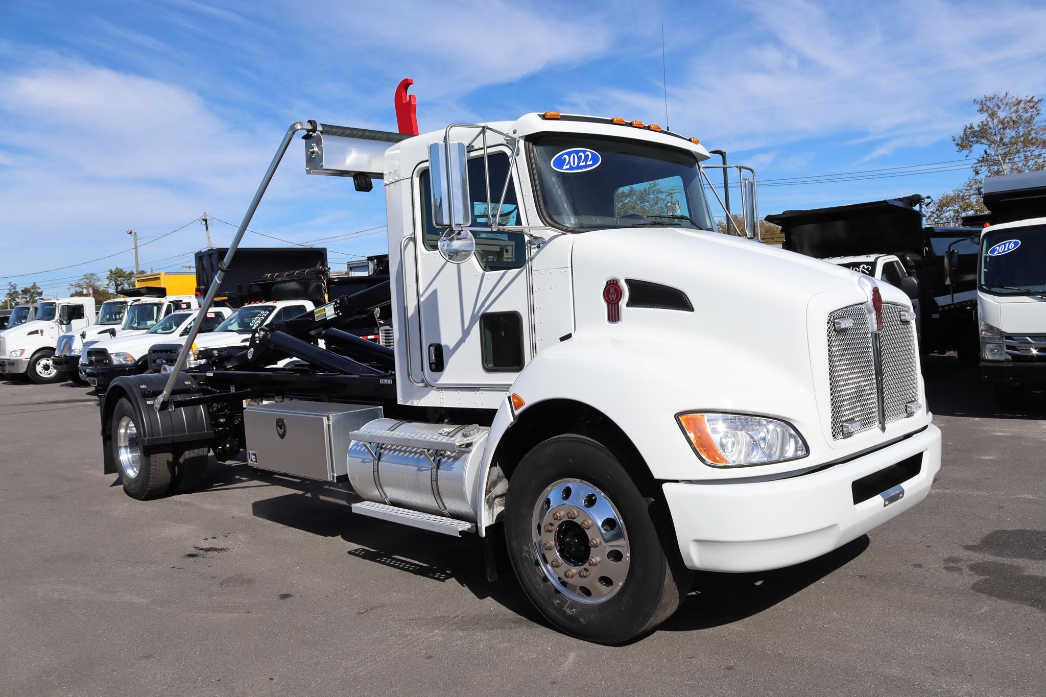 2022 KENWORTH T270 - image 5 of 6