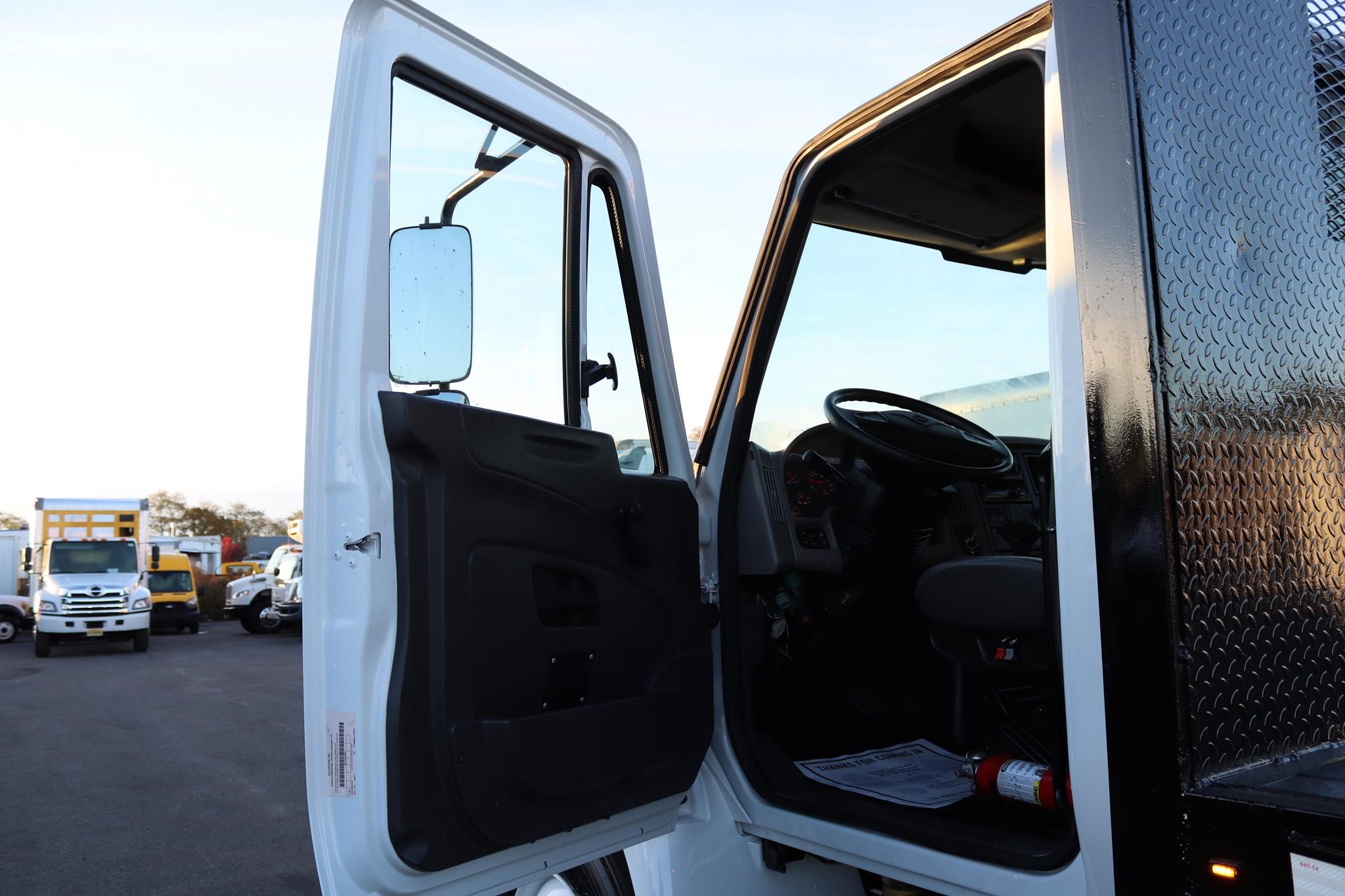 2018 INTERNATIONAL DURASTAR 4300 10016661666 2018 INTERNATIONAL DURASTAR 4300 10016661666