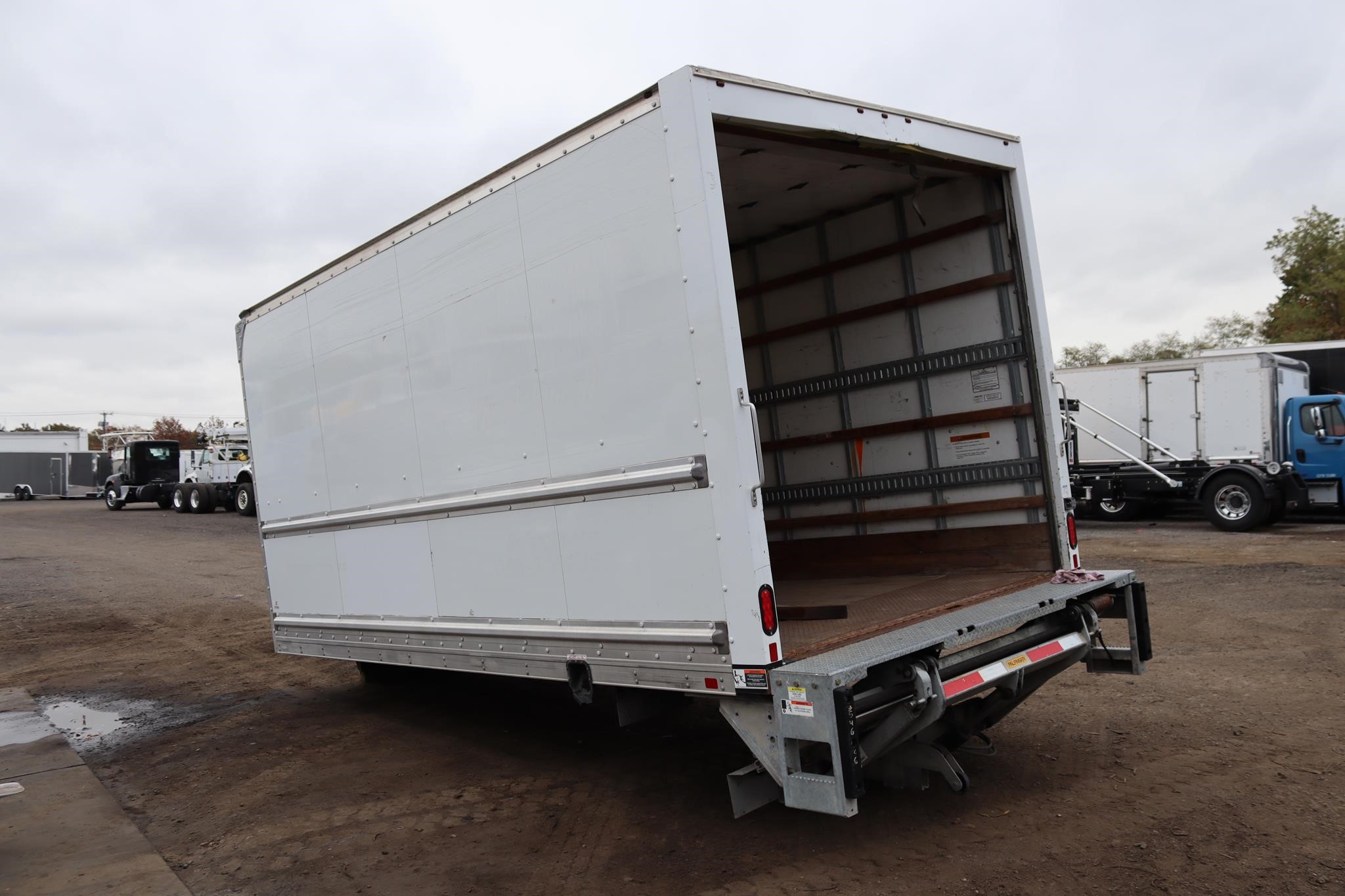 2019 SUPREME 16 FT 10016958660 2019 SUPREME 16 FT 10016958660