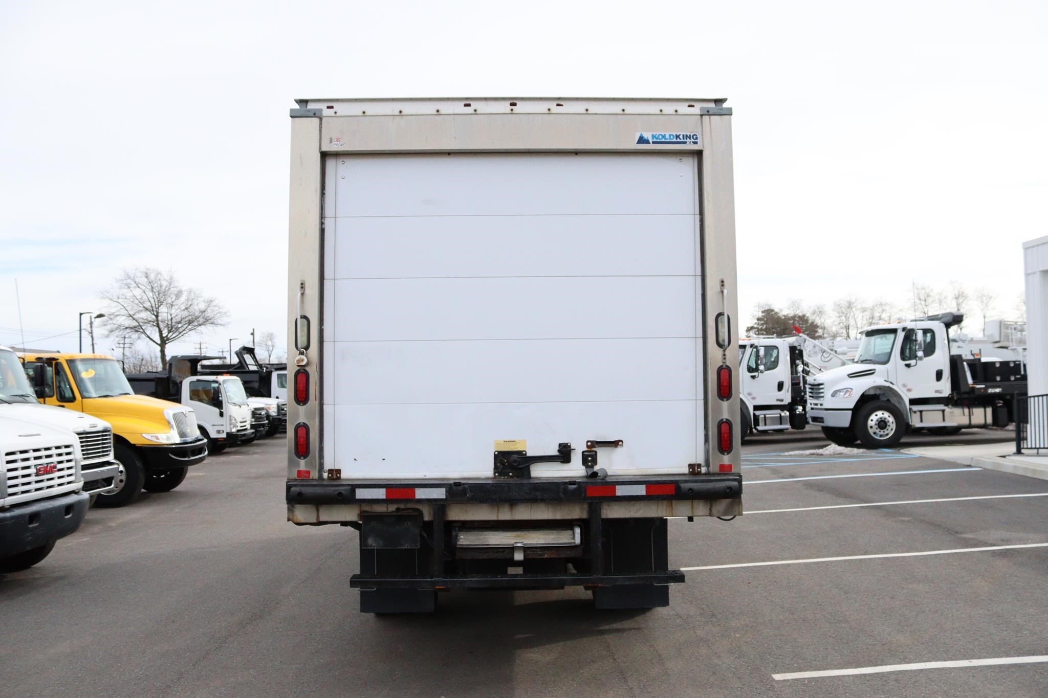 2016 SUPREME 16 FT 9042590651 2016 SUPREME 16 FT 9042590651