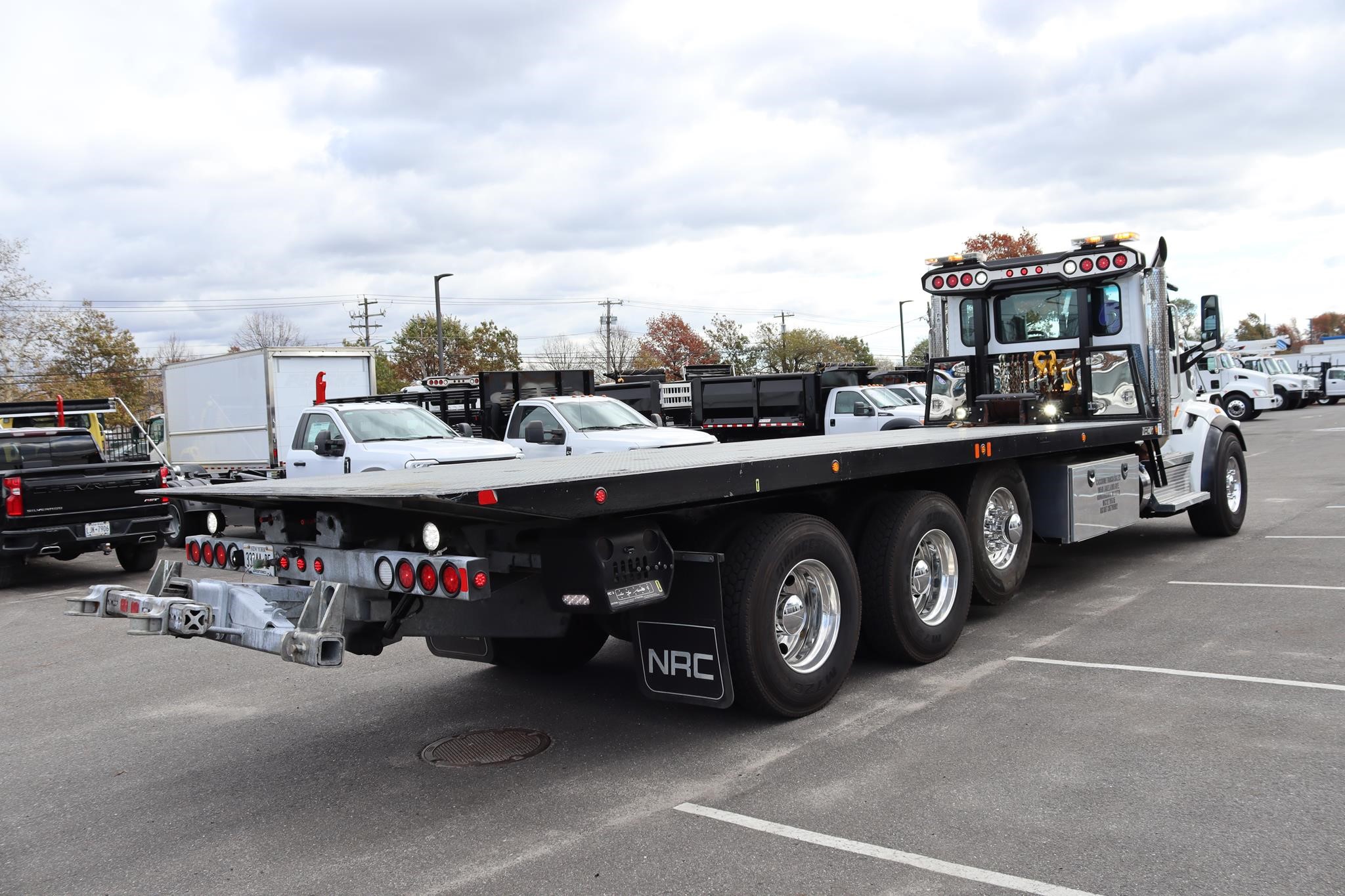 2018 PETERBILT 567 2018 PETERBILT 567 - image 4 of 6