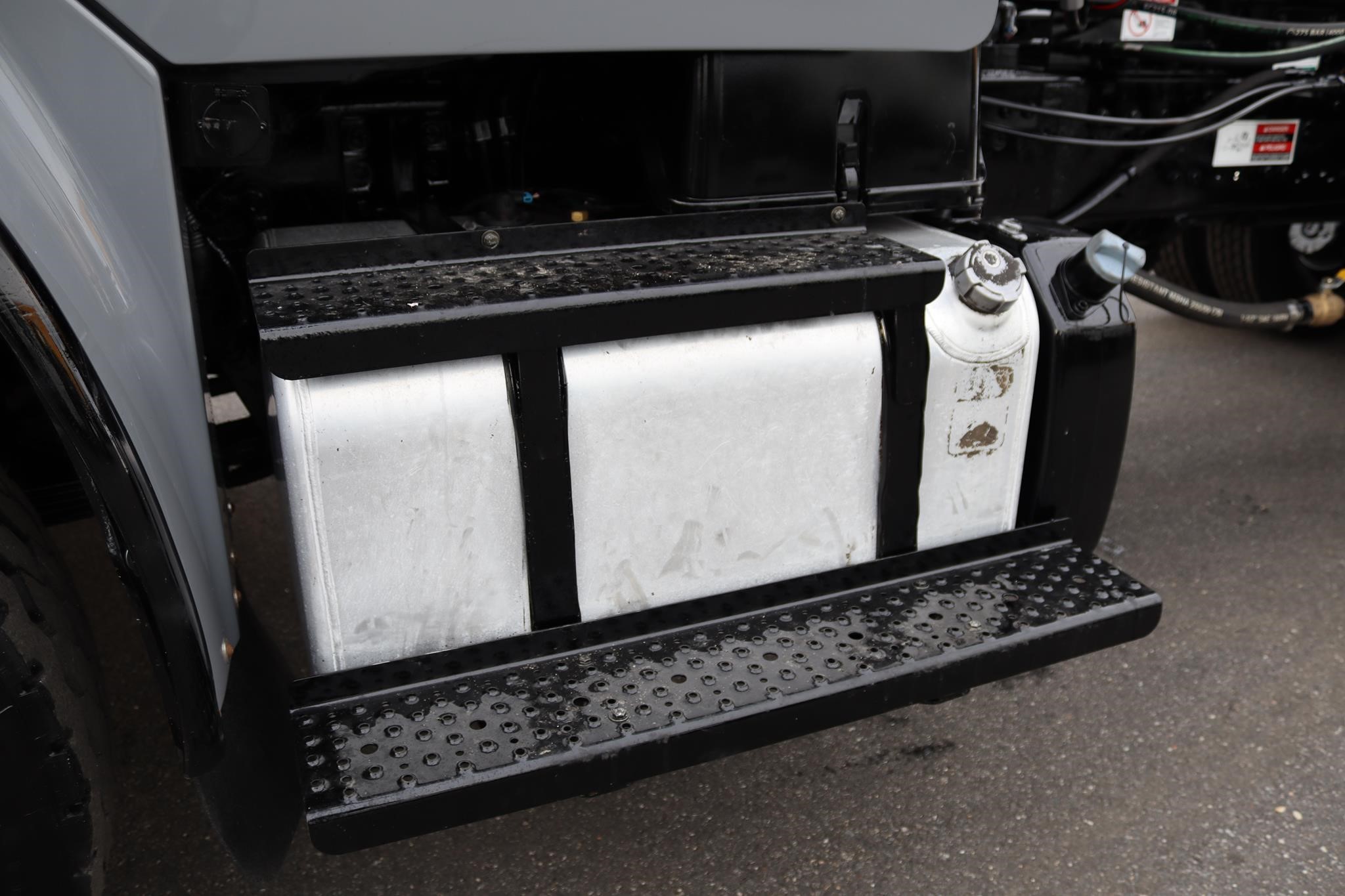 2014 FREIGHTLINER BUSINESS CLASS M2 106 10023824532 2014 FREIGHTLINER BUSINESS CLASS M2 106 10023824532