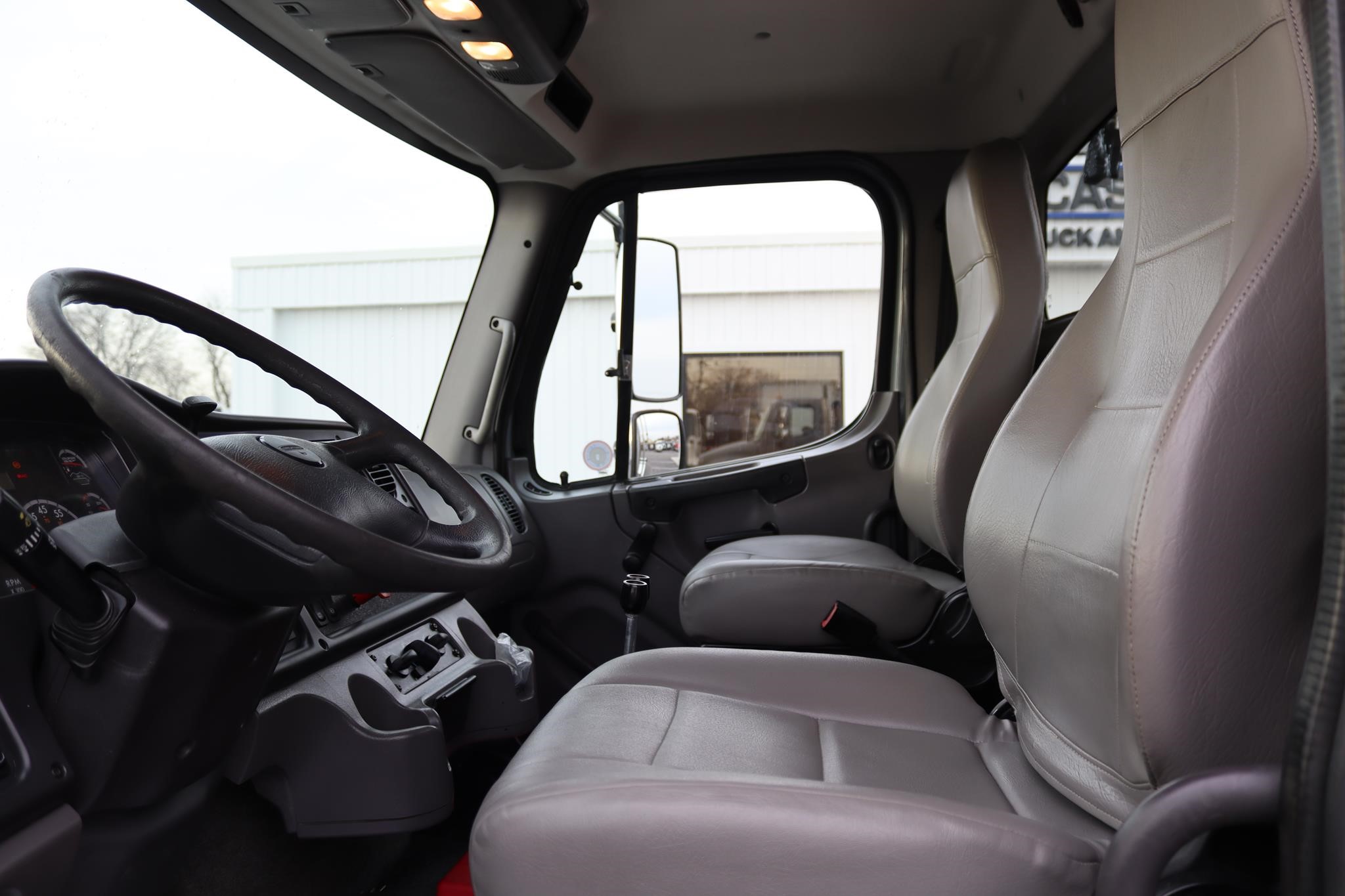 2014 FREIGHTLINER BUSINESS CLASS M2 106 10023824761 2014 FREIGHTLINER BUSINESS CLASS M2 106 10023824761