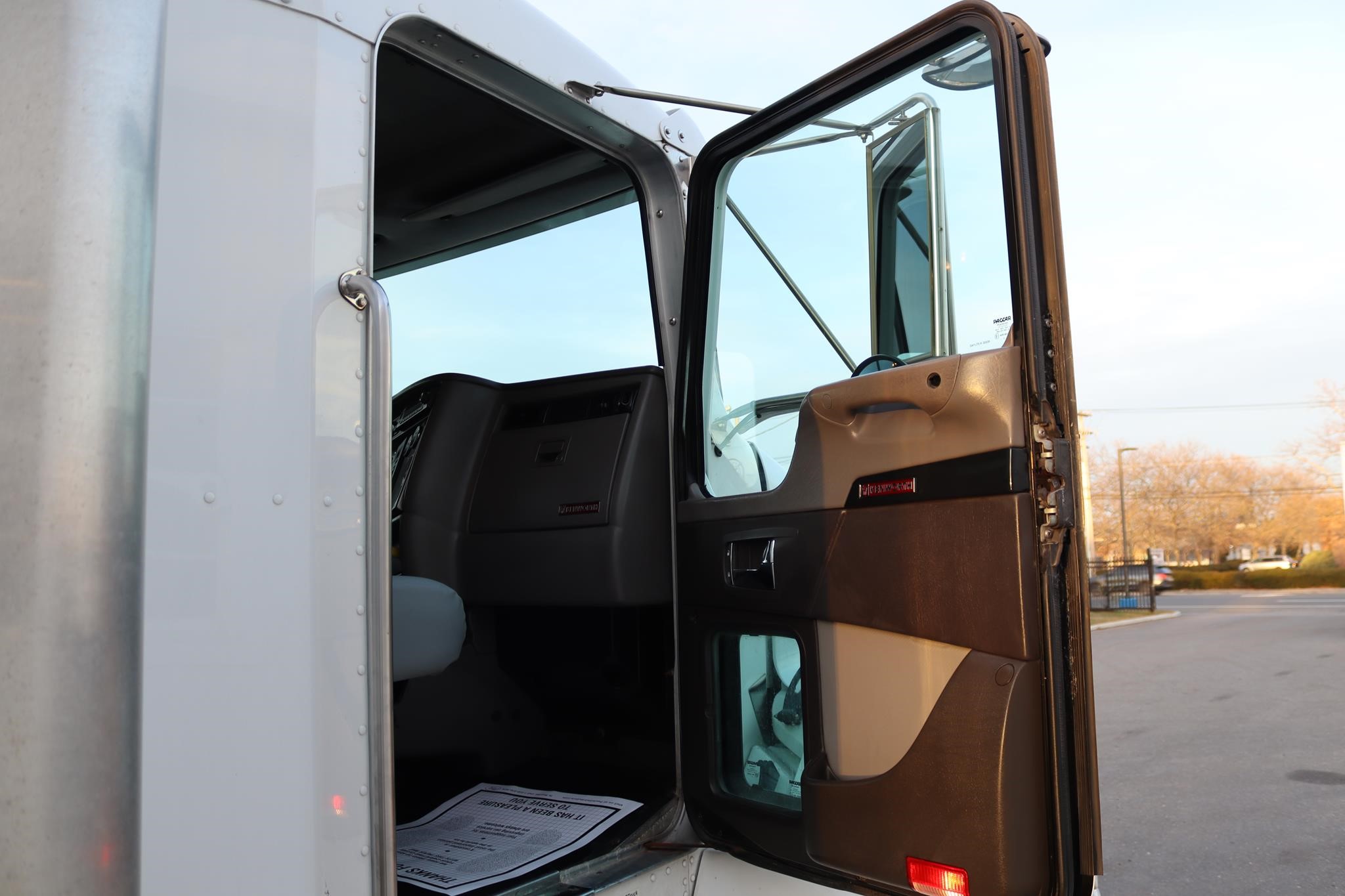 2021 KENWORTH T270 10025002308 2021 KENWORTH T270 10025002308