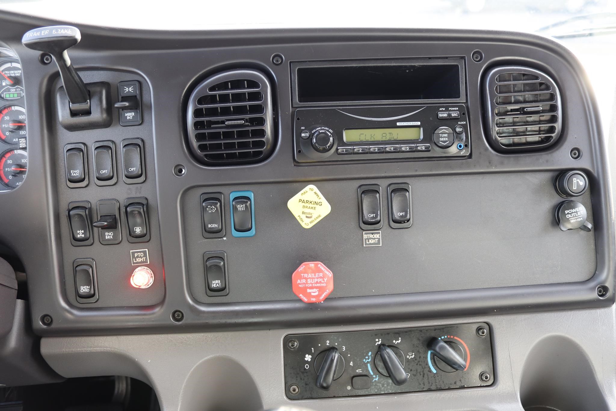 2015 FREIGHTLINER 114SD 10025306978 2015 FREIGHTLINER 114SD 10025306978