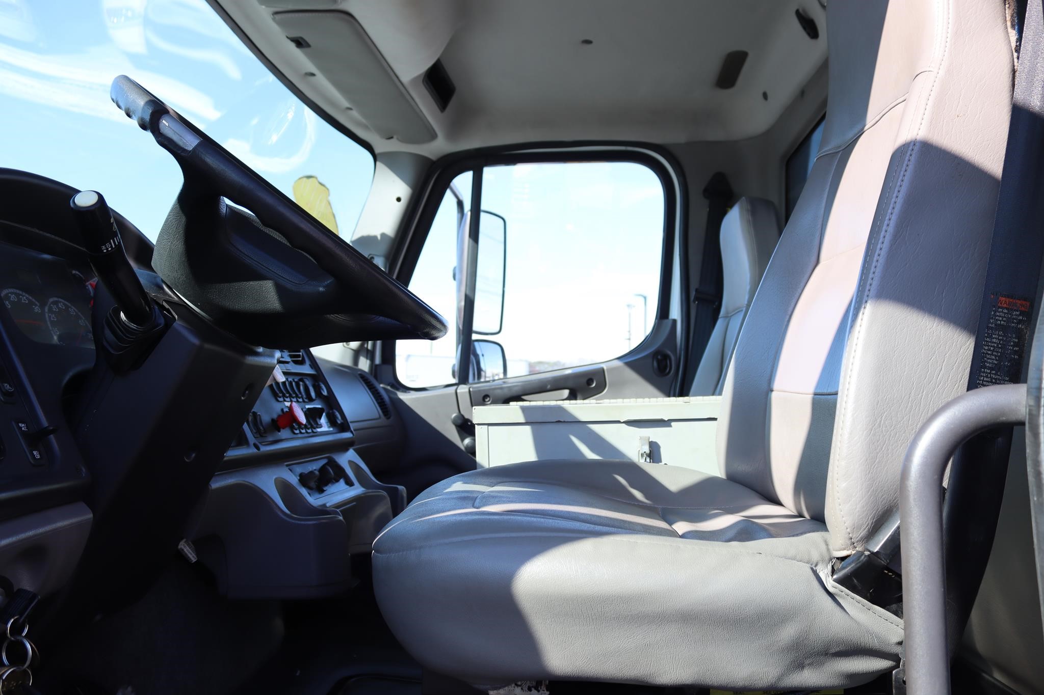 2010 FREIGHTLINER BUSINESS CLASS M2 106 11002259908 2010 FREIGHTLINER BUSINESS CLASS M2 106 11002259908