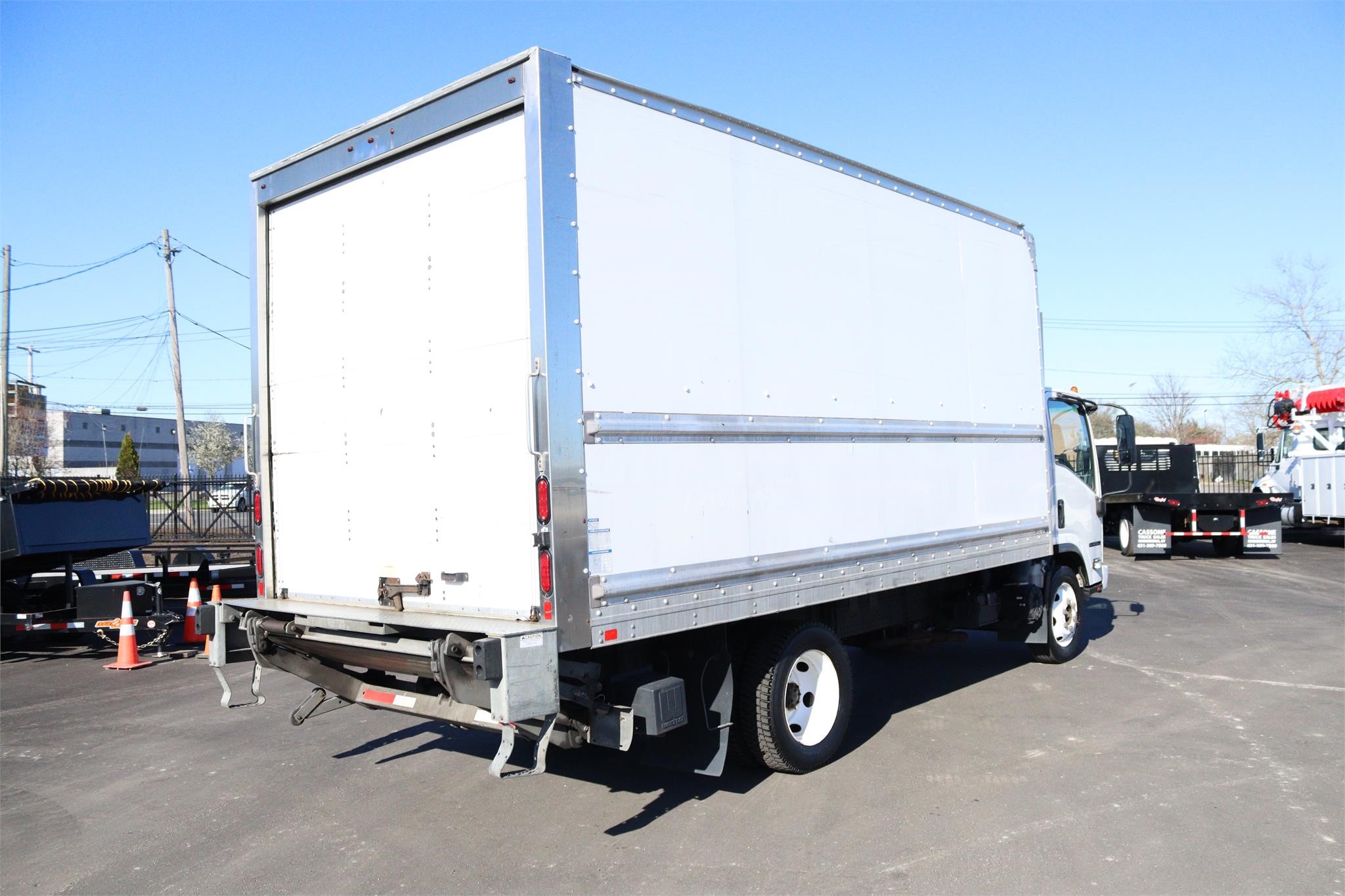 2017 ISUZU NPR HD 2017 ISUZU NPR HD - image 5 of 6