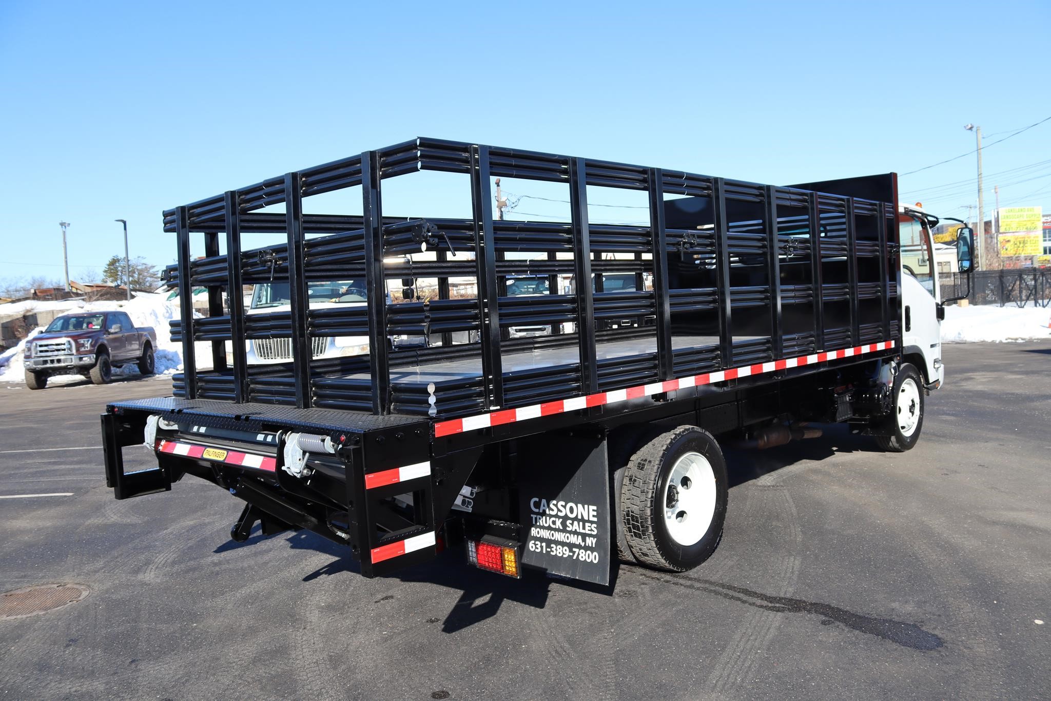 2019 ISUZU NPR HD - image 4 of 6